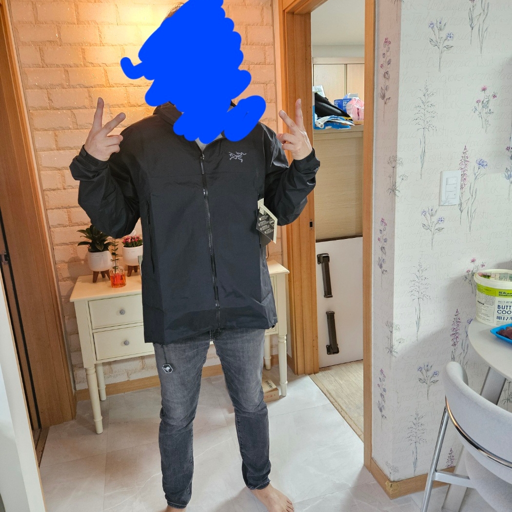 Arc'teryx Beta Jacket Black 착용 스타일