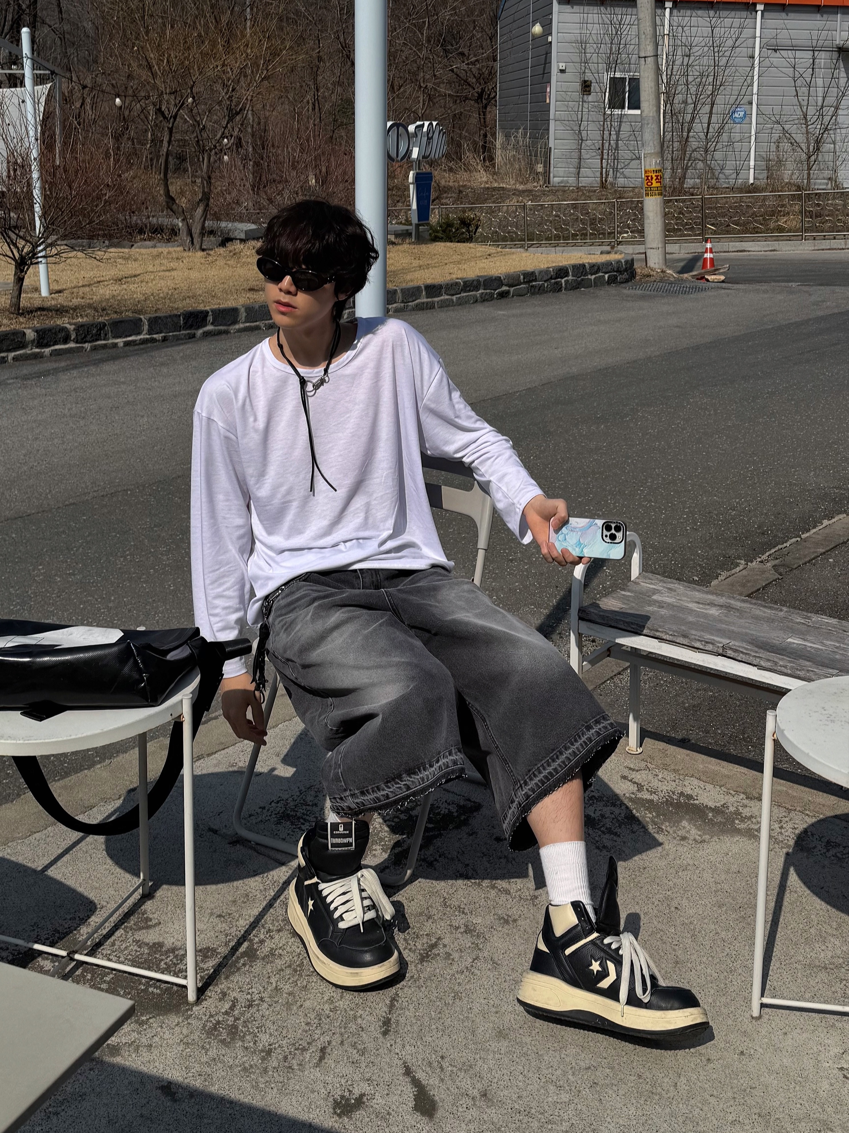 컨버스 x 다크쉐도우 터보웨폰 블랙 크림 착용 스타일 - 1