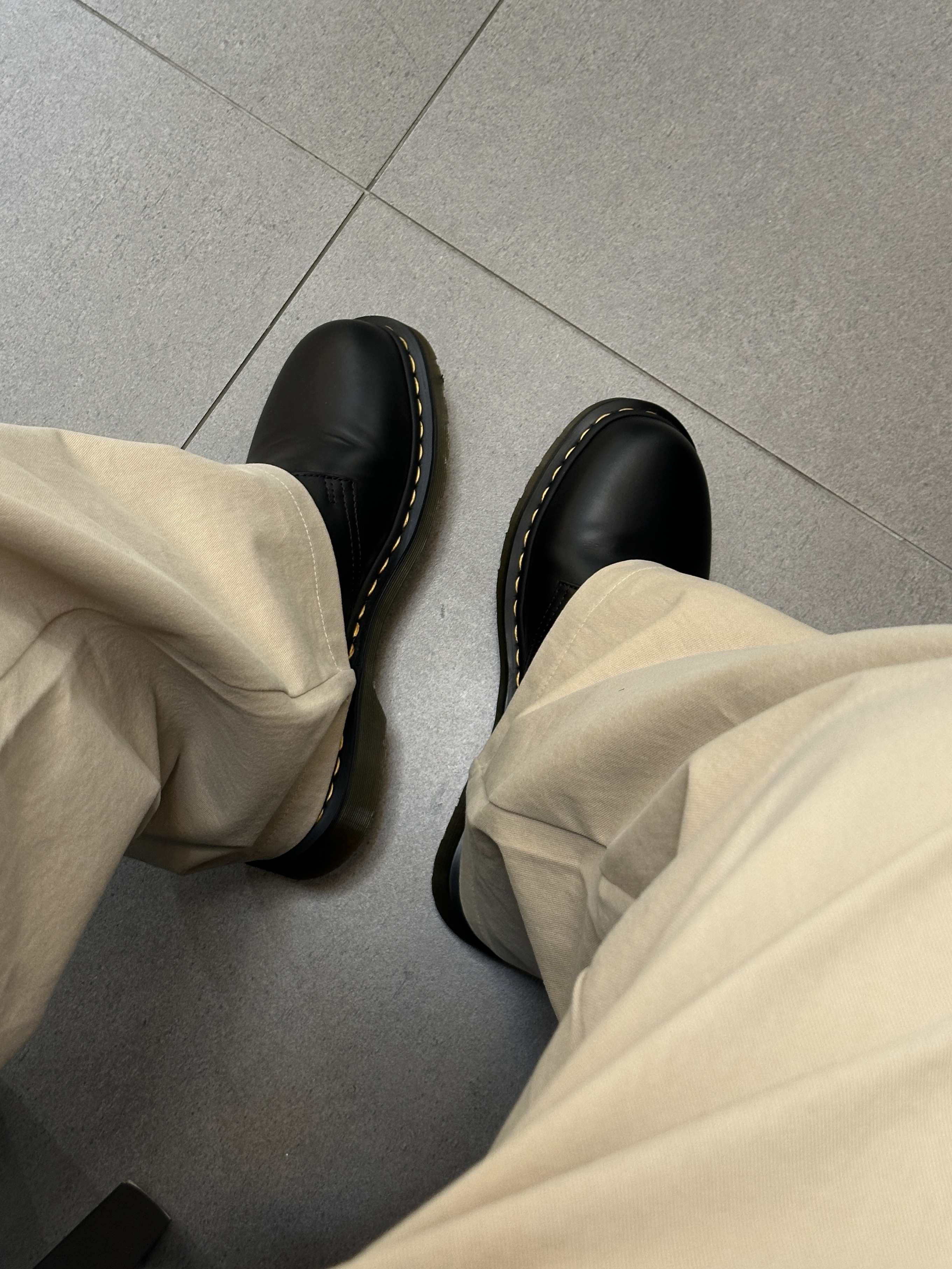 Dr. Martens 1461 Smooth Black 착용 스타일 - 2