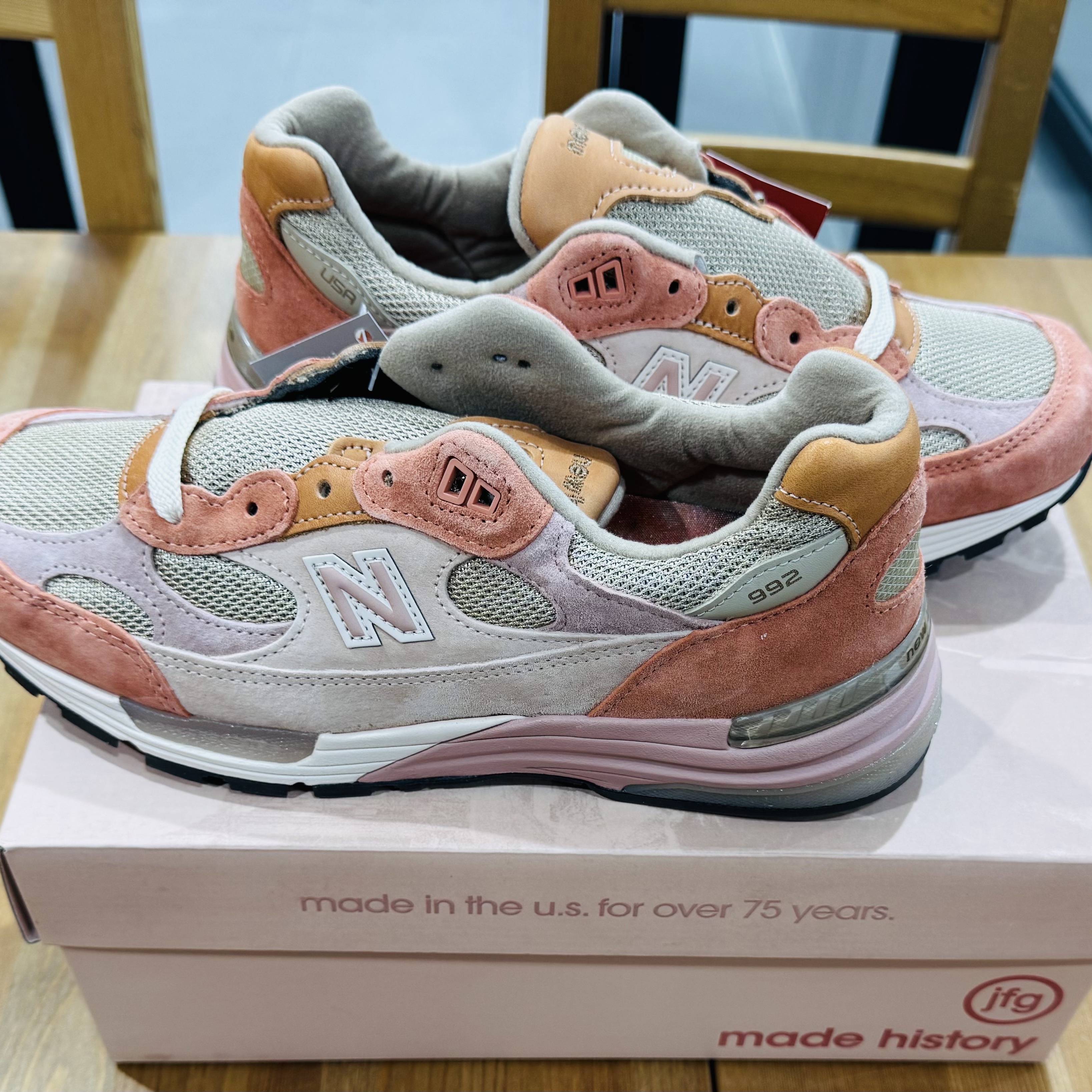 New Balance x Joe Freshgoods 992 Made in USA Aged Well 착용 스타일 - 3