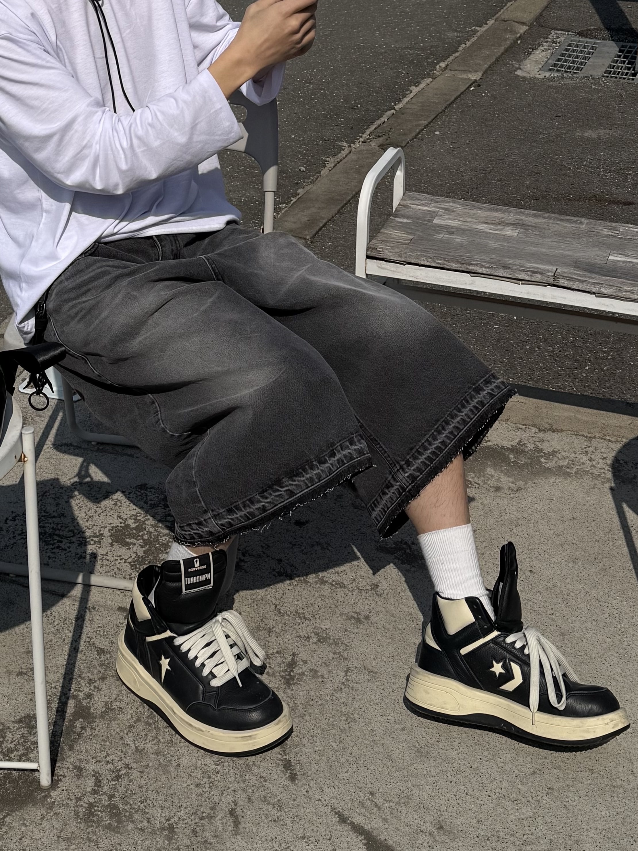 컨버스 x 다크쉐도우 터보웨폰 블랙 크림 착용 스타일 - 8