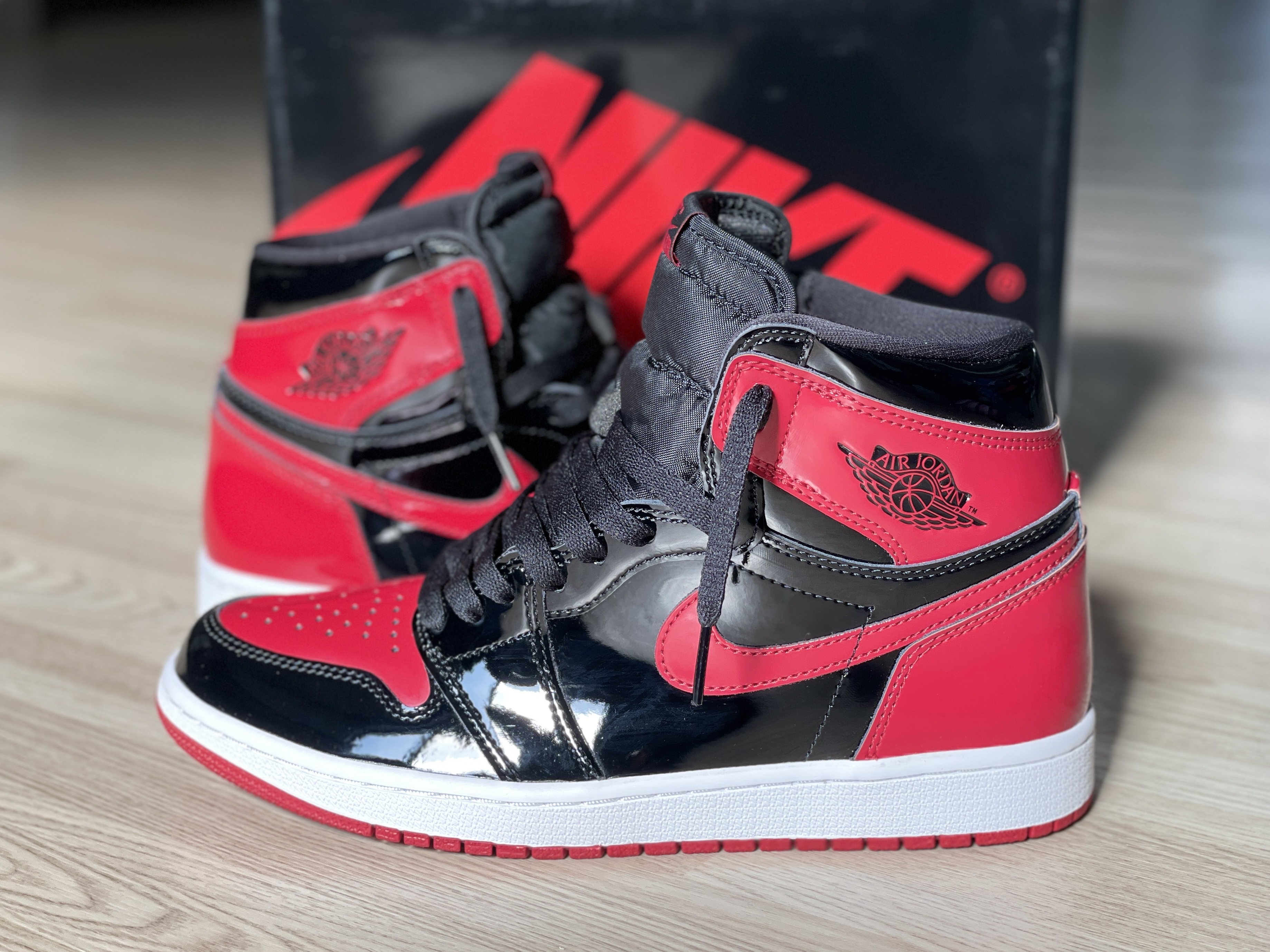 Jordan 1 Retro High OG Patent Bred 착용 스타일 - 1