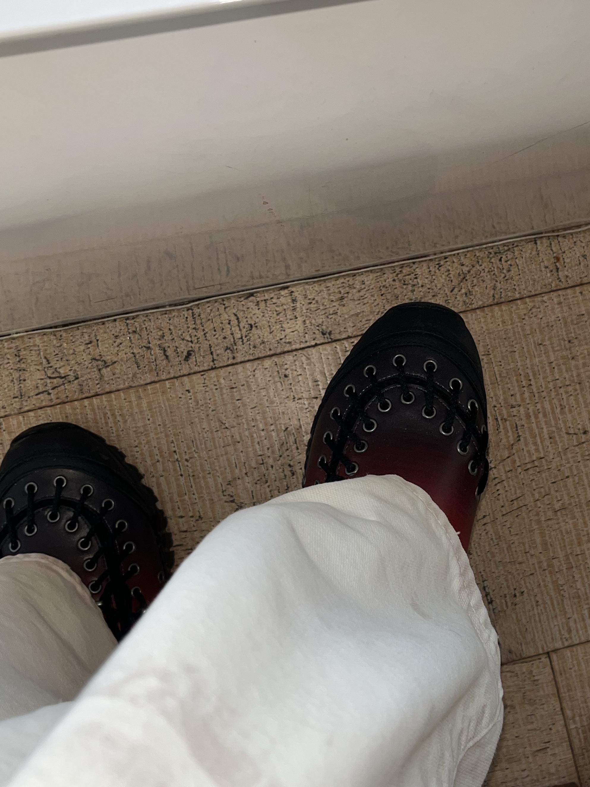 Zara x Andersson Bell Clogs Red, Hysteric Glamour See No Evil Studded Mesh Cap Black 착용 스타일 - 4