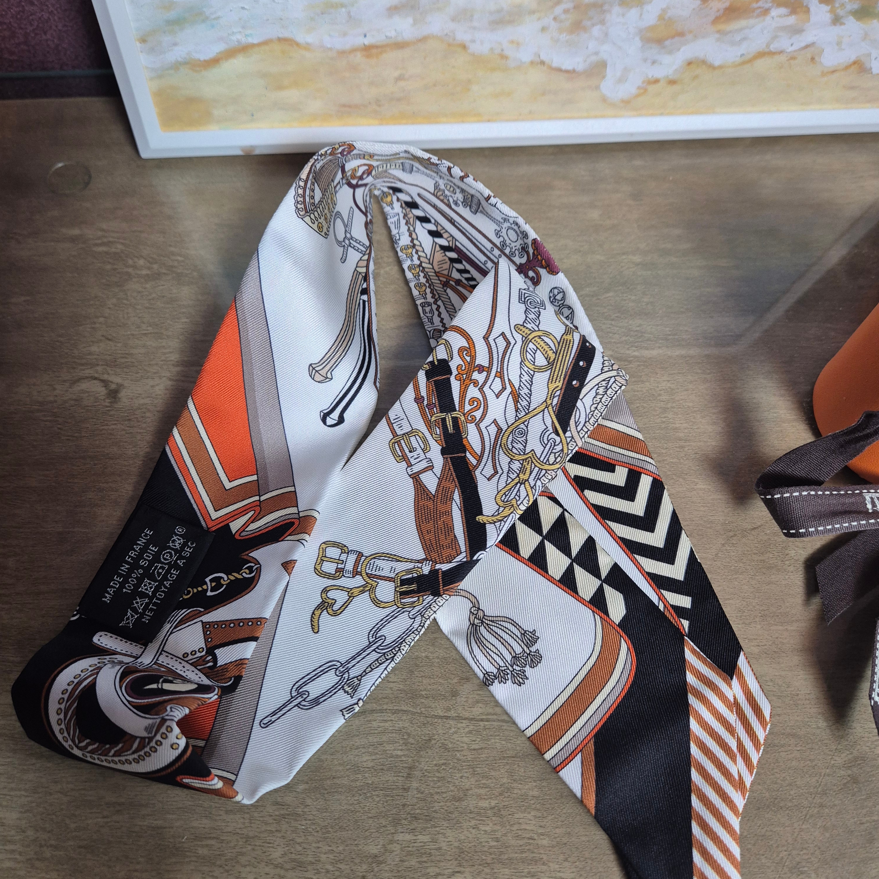 (W) Hermes Bouquets Sellier Twilly Blanc Noir Caramel 착용 스타일