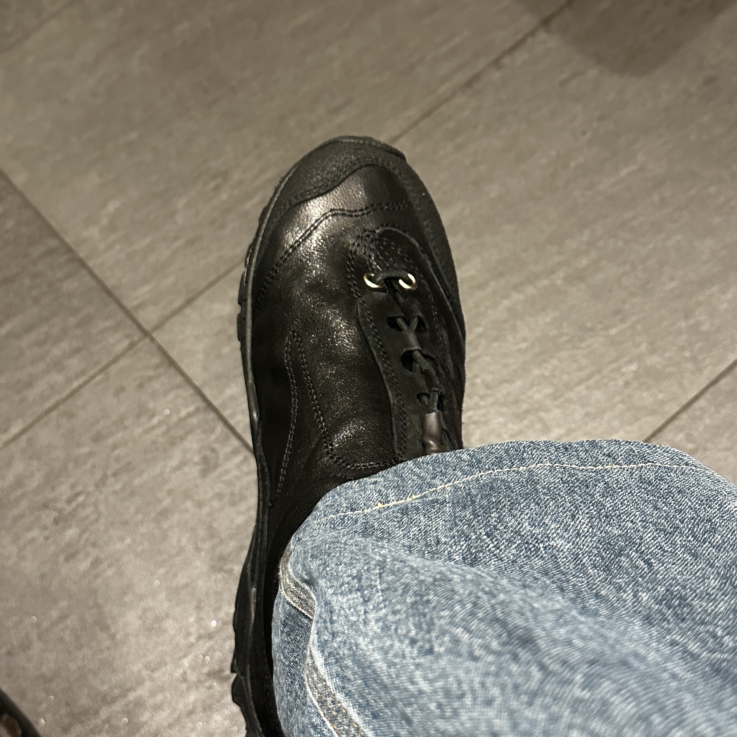 Our Legacy Gabe Stealth Black Leather 착용 스타일