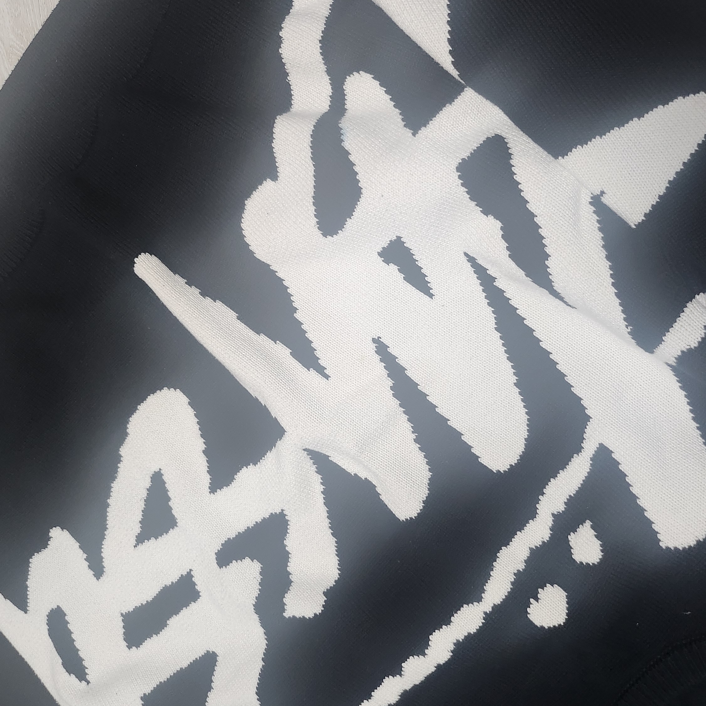 Stussy Stock Sweater Black 착용 스타일