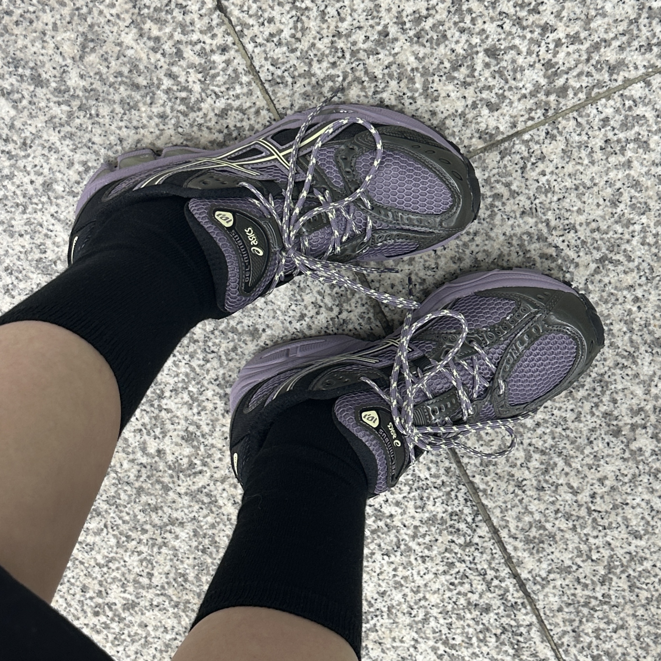 Asics Gel-Nimbus 10.1 Violet Quartz Cool Matcha 착용 스타일 - 2