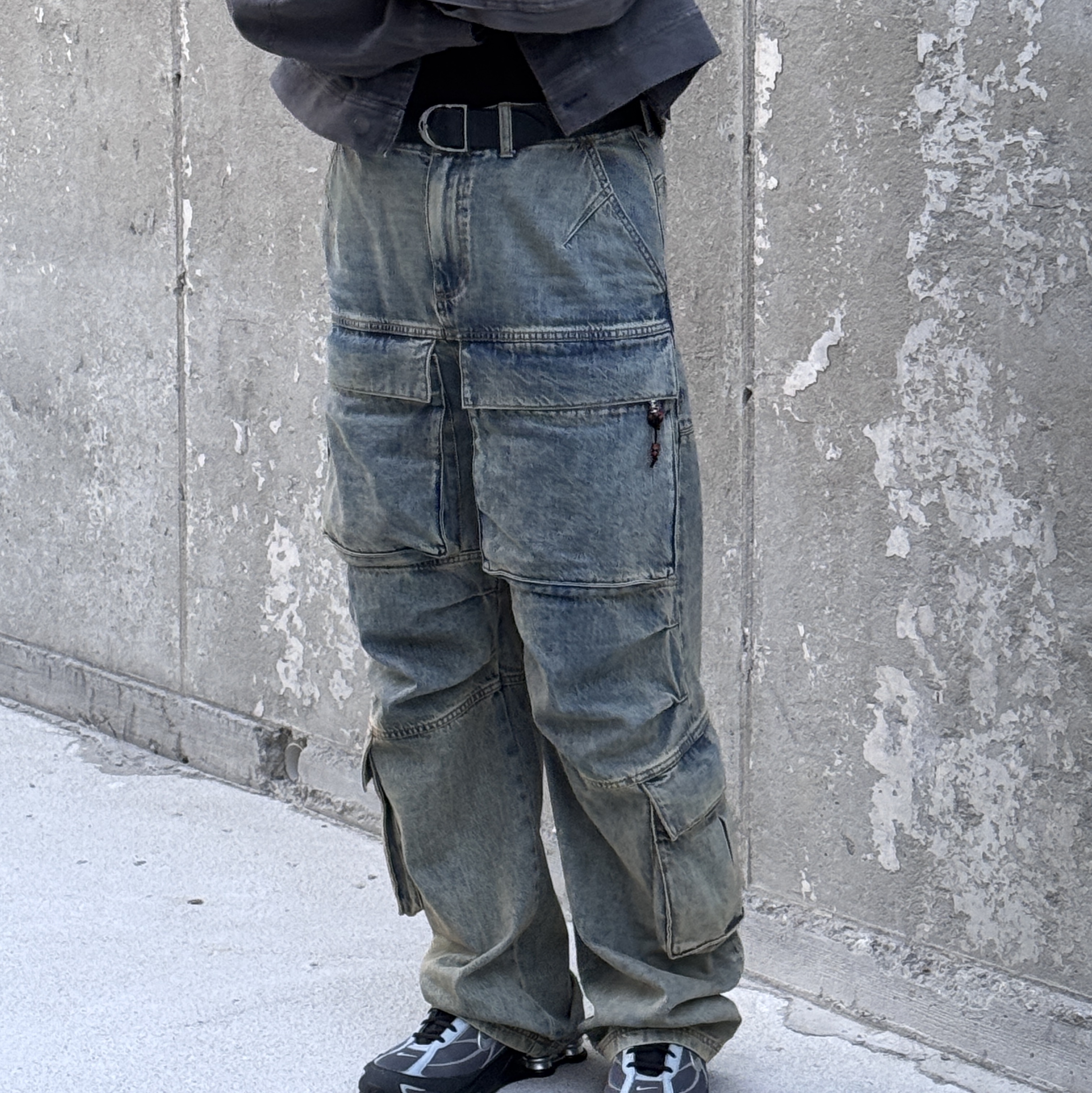 Entire Studios Heavy Denim Cargo Surface Wave, Nike Shox Ride 2 Light Graphite Anthracite 착용 스타일 - 2