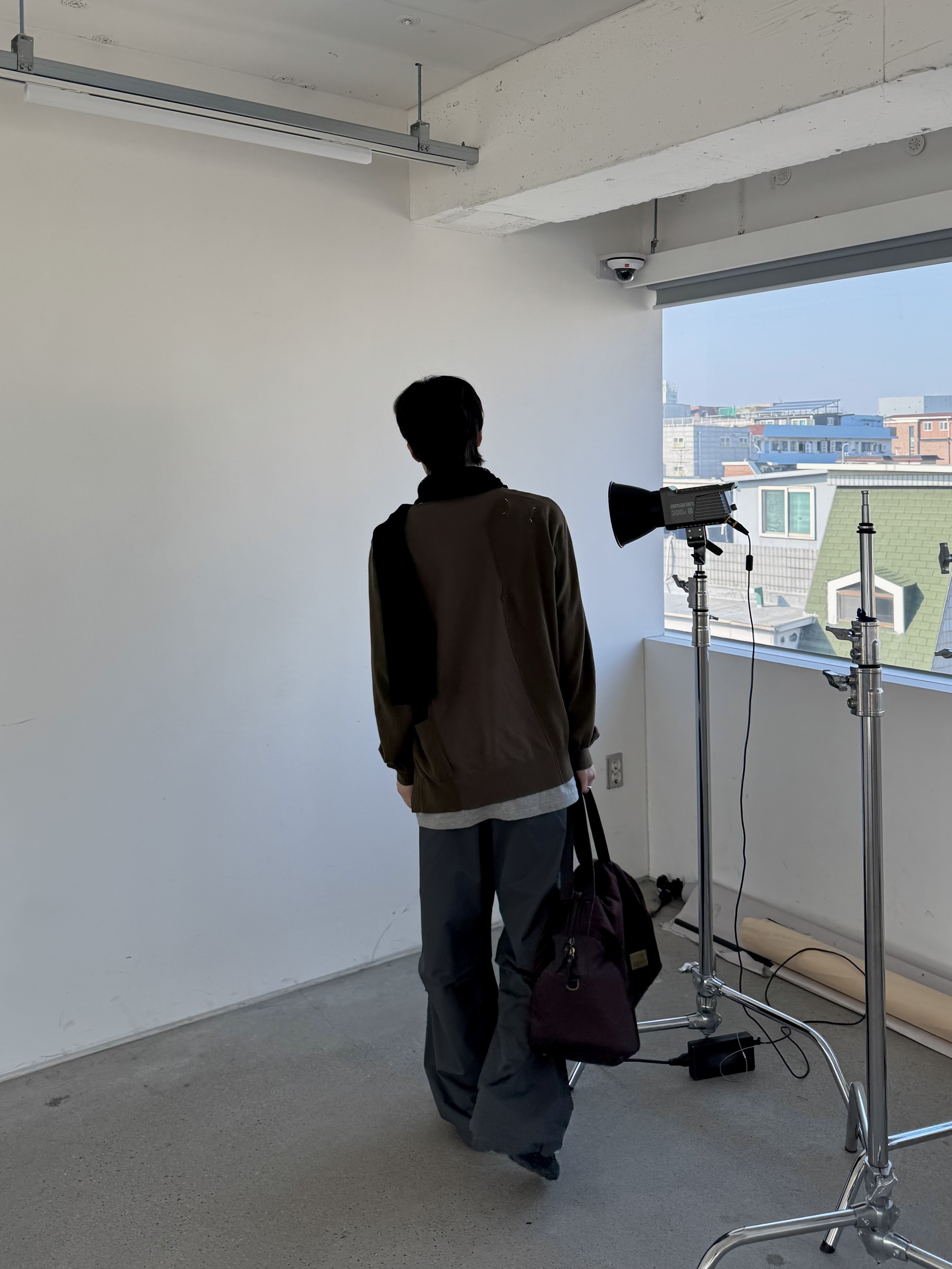 새티스파이 소프트셀 후드 썬 블리치드 그린, 닥터마틴 1461 스무스 블랙 착용 스타일 - 6