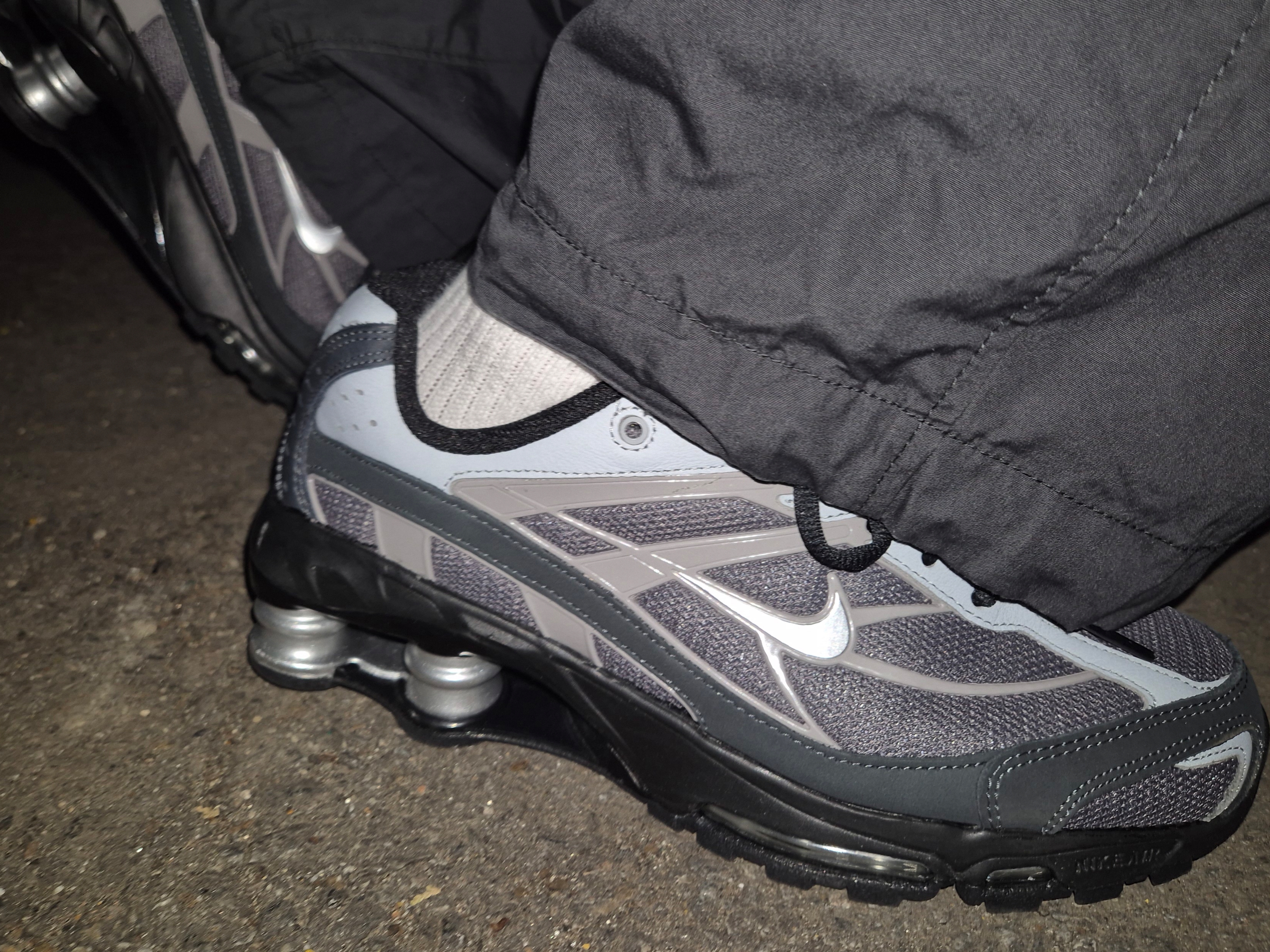 Nike Shox Ride 2 Light Graphite Anthracite 착용 스타일