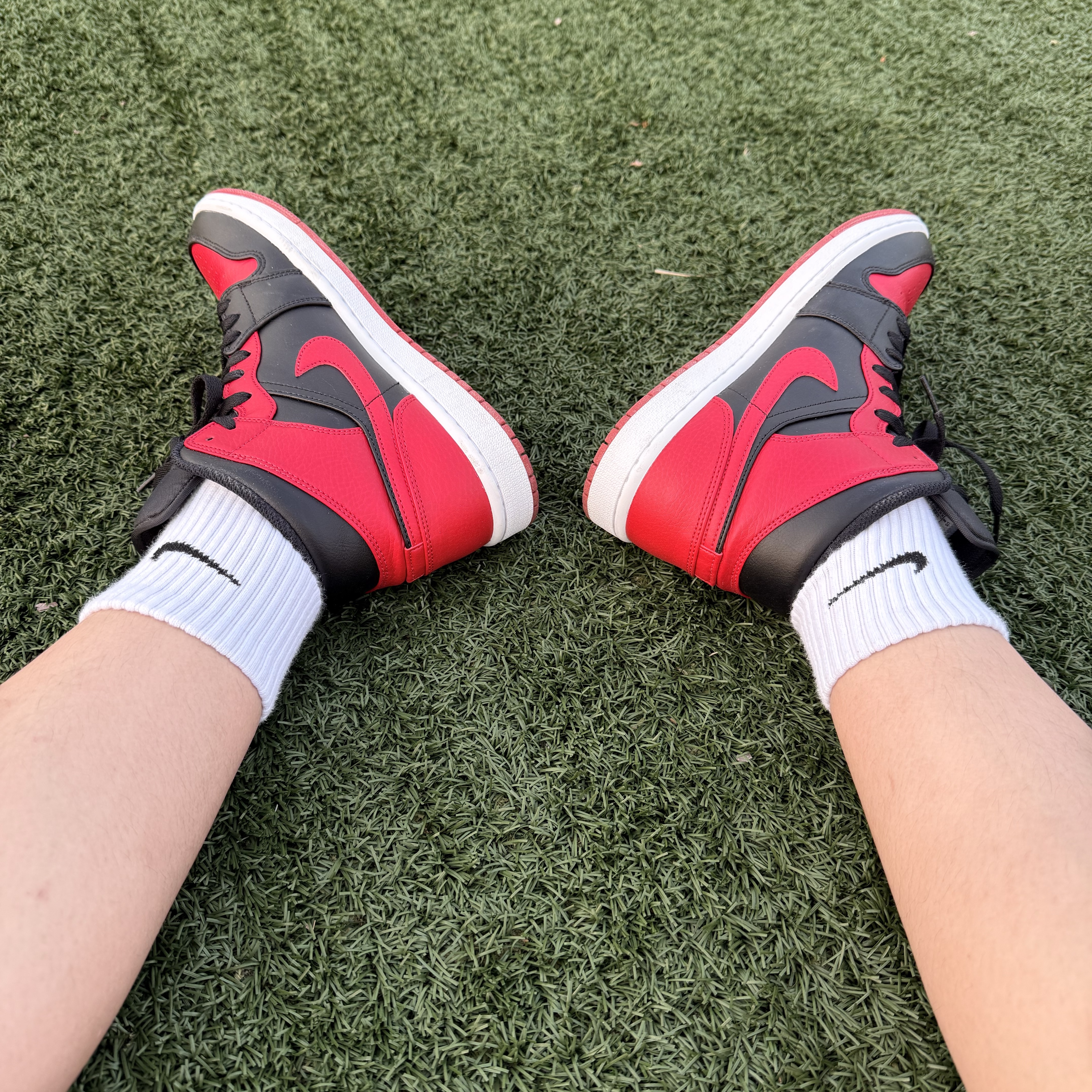Jordan 1 Mid Bred Banned 2020 착용 스타일 - 1