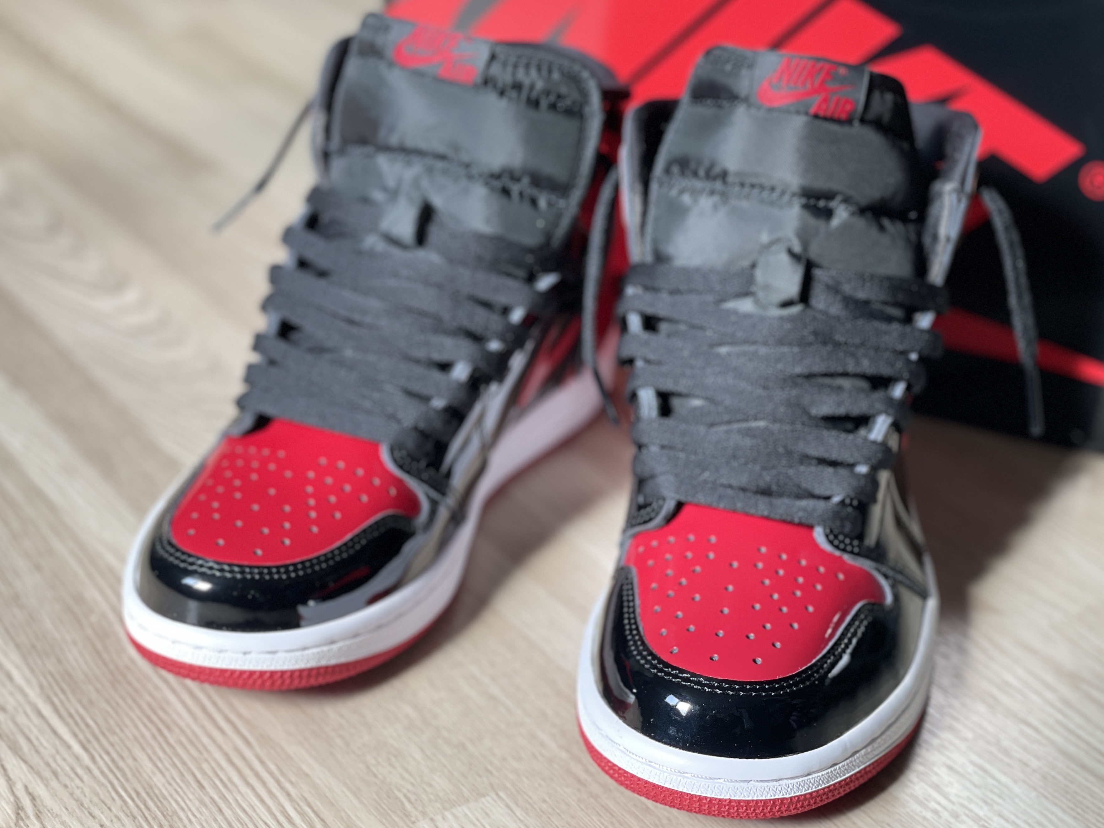 Jordan 1 Retro High OG Patent Bred 착용 스타일 - 2