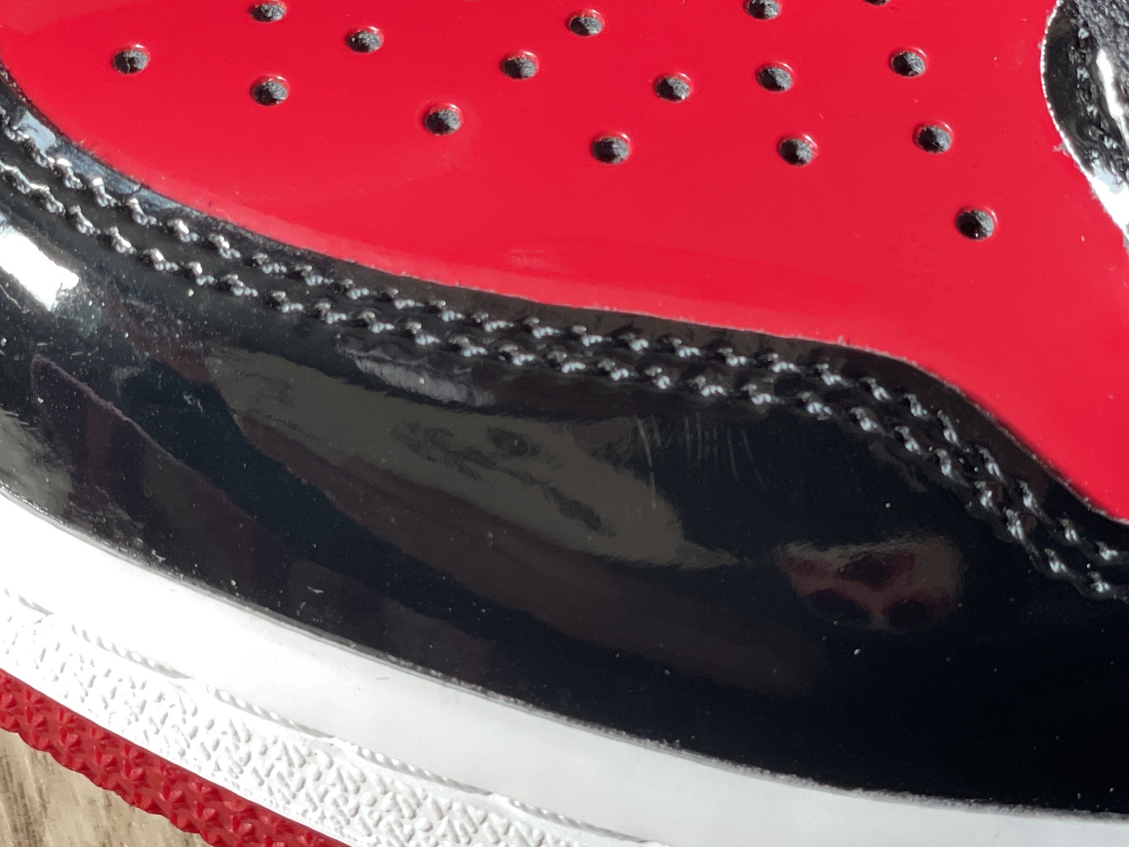 Jordan 1 Retro High OG Patent Bred 착용 스타일 - 4