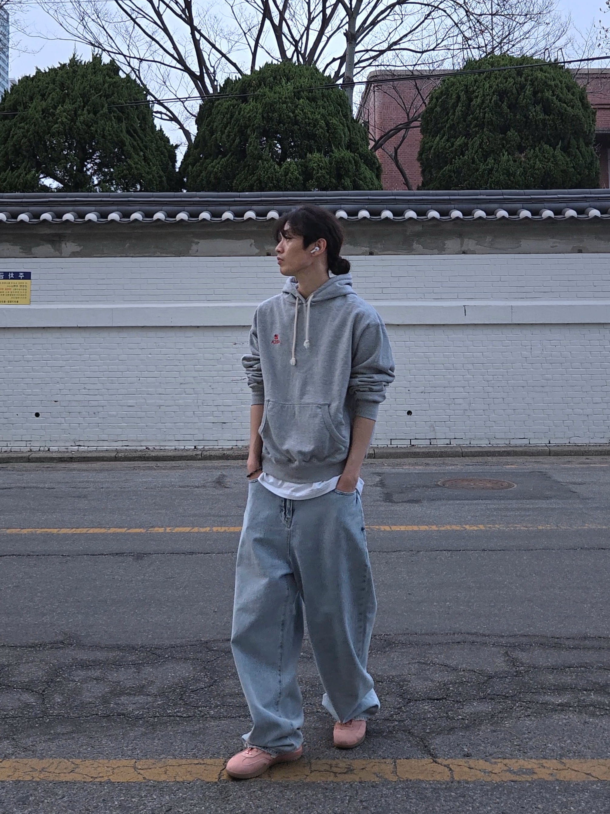 Converse Run Star Trainer Flamingo Fade Egret 착용 스타일
