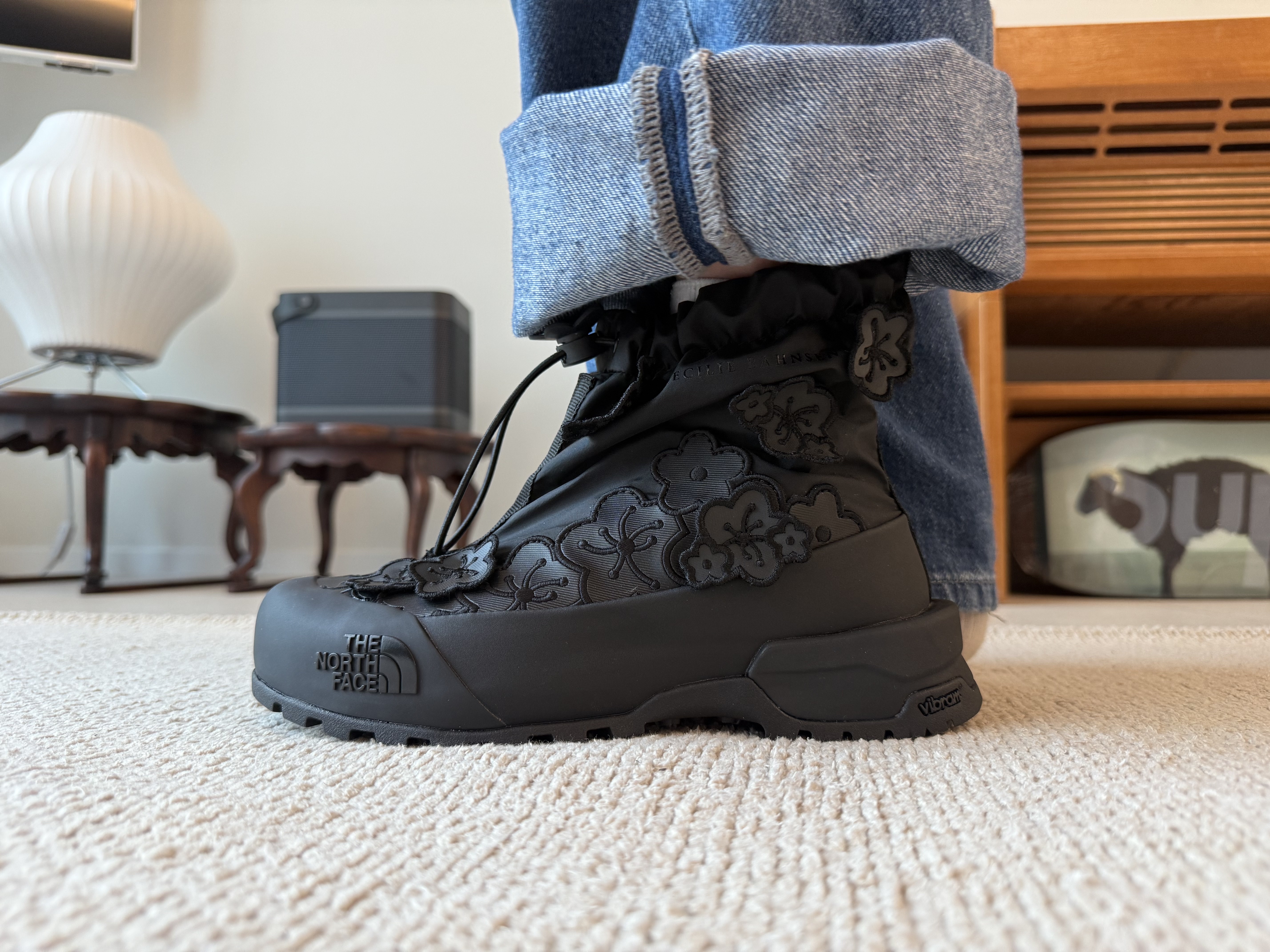 The North Face x Cecilie Bahnsen Glenclyffe Gaiter TNF Black 착용 스타일 - 7