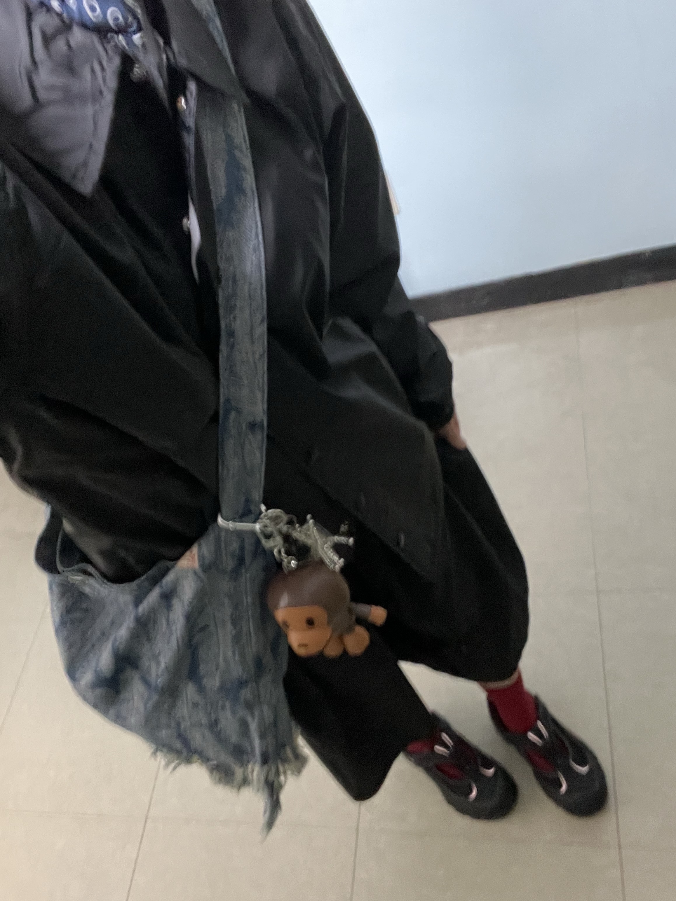 Kapital 12 oz. Magpie Denim Medicine Bag Large Indigo Light Color, (W) Honsby Darling Harbour2 Black 착용 스타일 - 3