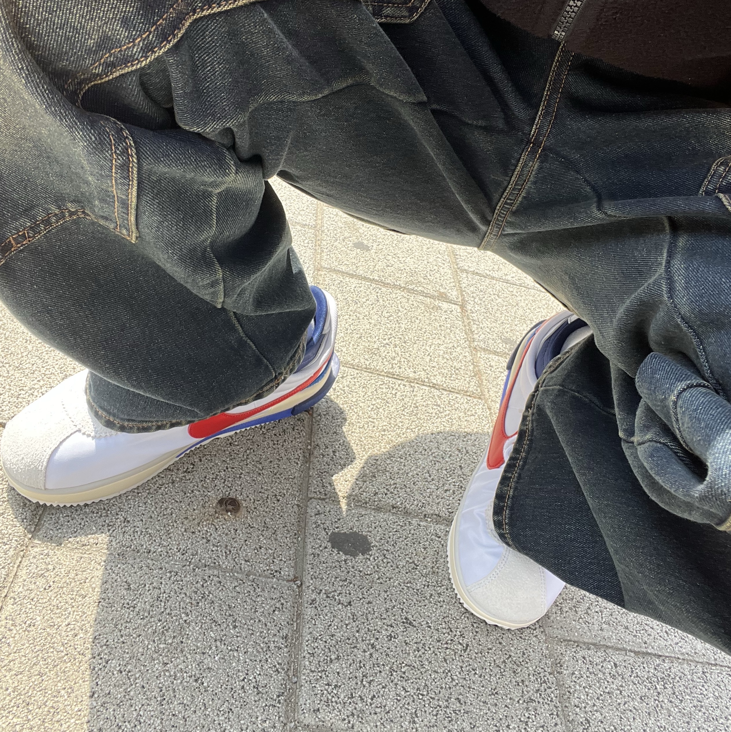 Nike x Sacai Zoom Cortez SP White and University Red 착용 스타일