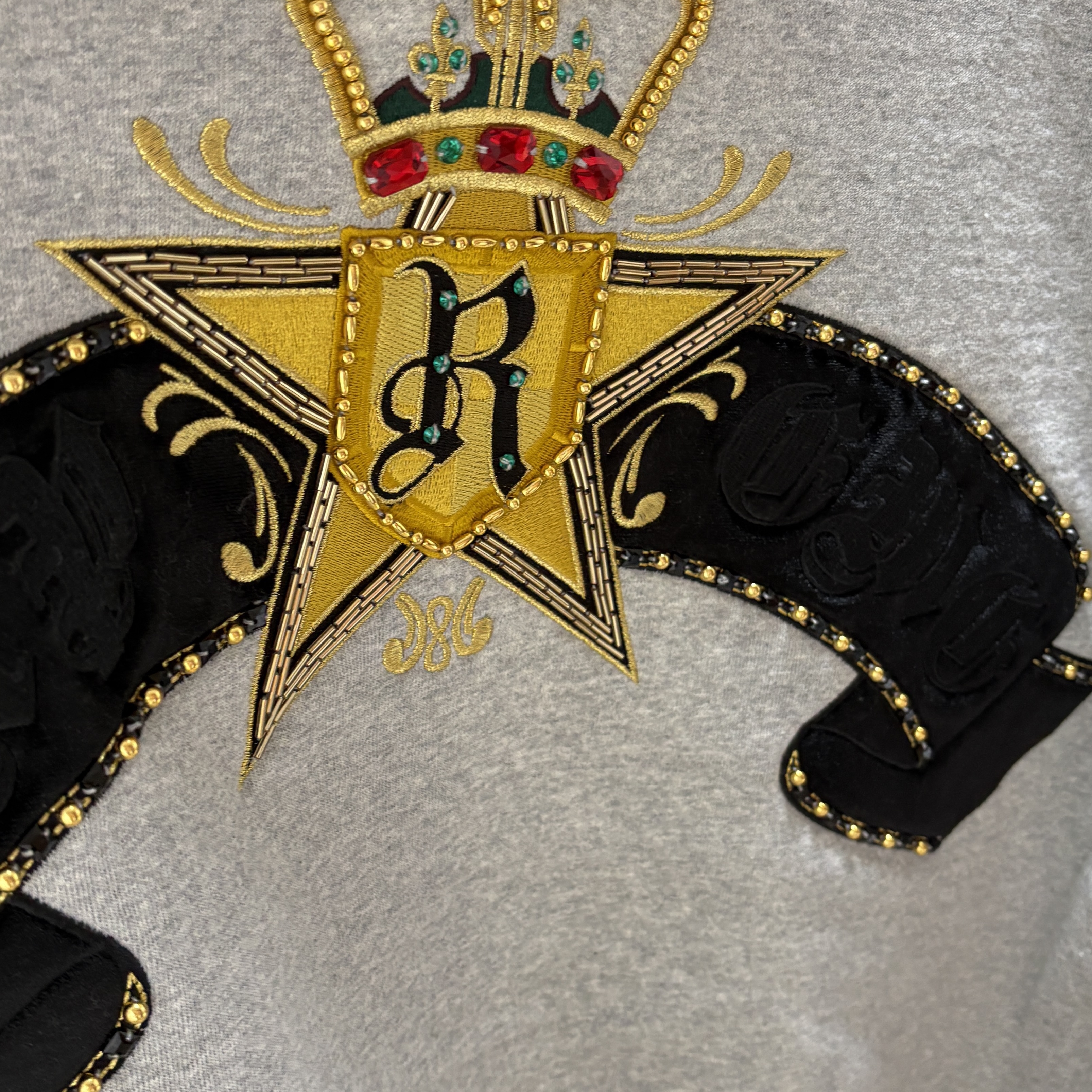 Supreme Crest Zip Up Hooded Sweatshirt Heather Grey - 25SS 착용 스타일