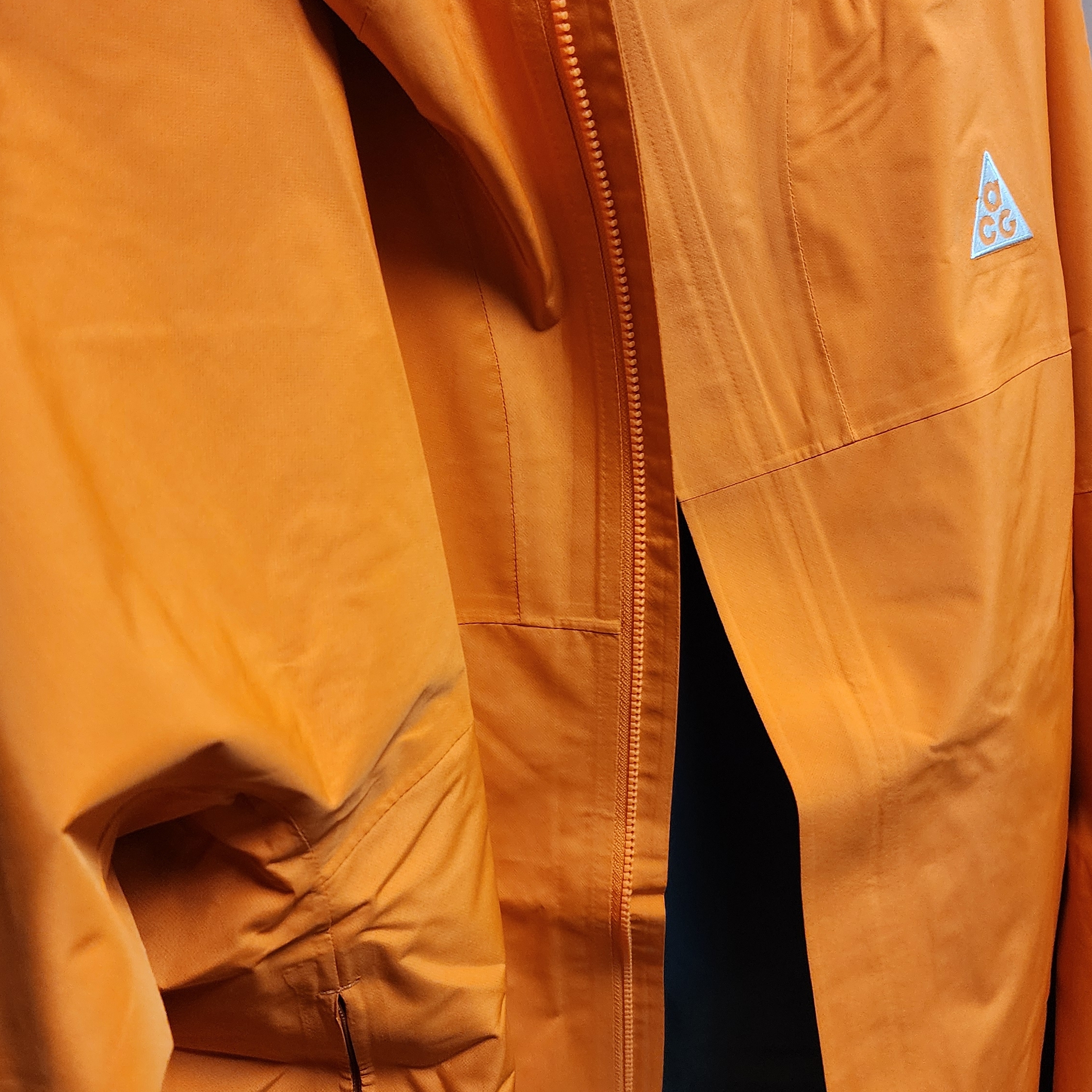 (W) Nike ACG Storm-Fit ADV Cascade Rains Full Zip Jacket Bright Mandarin - Asia 착용 스타일