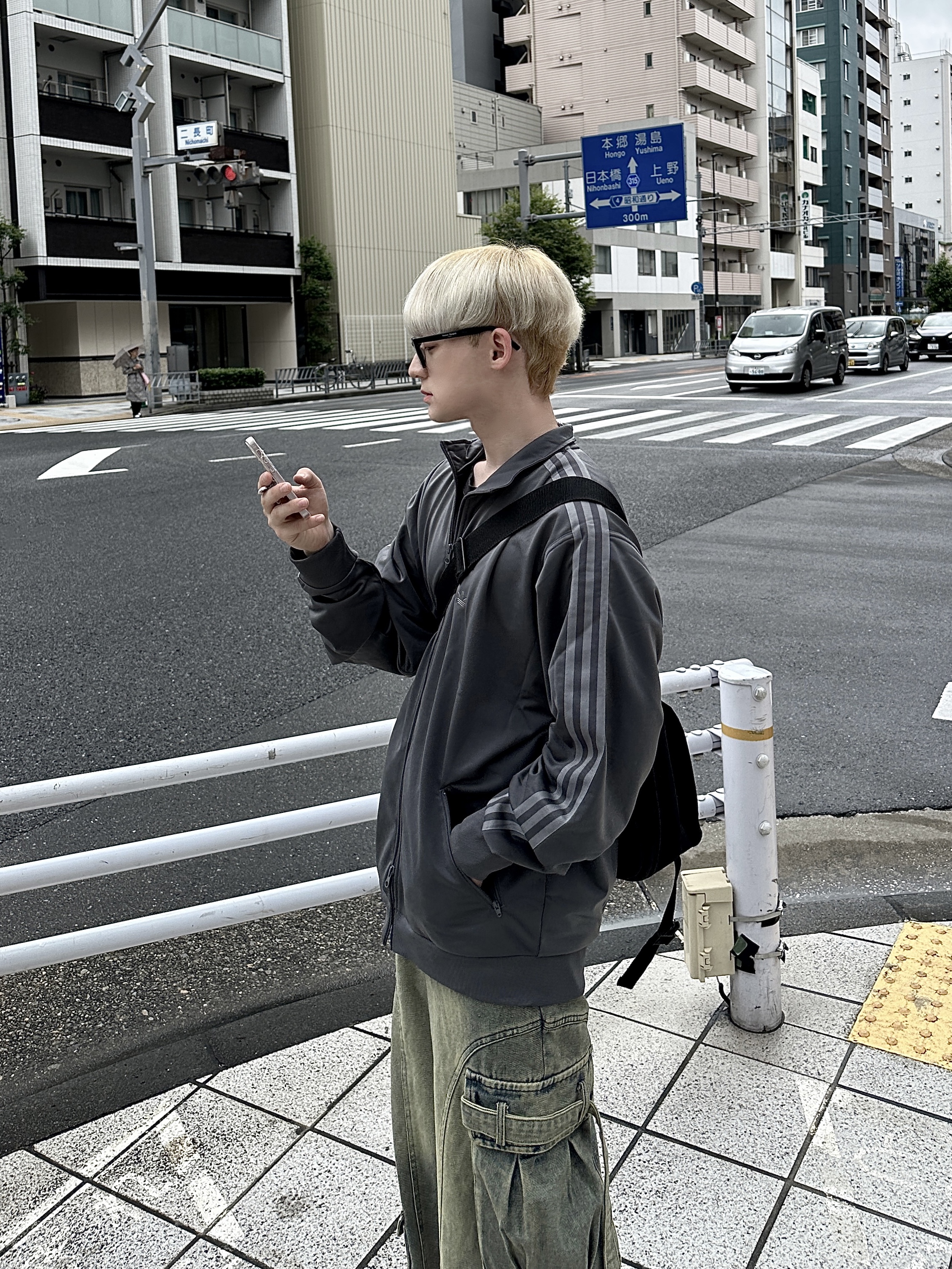 Gentle Monster x Maison Margiela MM009 Clear Black, Adidas x JS & ED Beckenbauer Track Jacket Gray Five - JP Sizing 착용 스타일 - 3