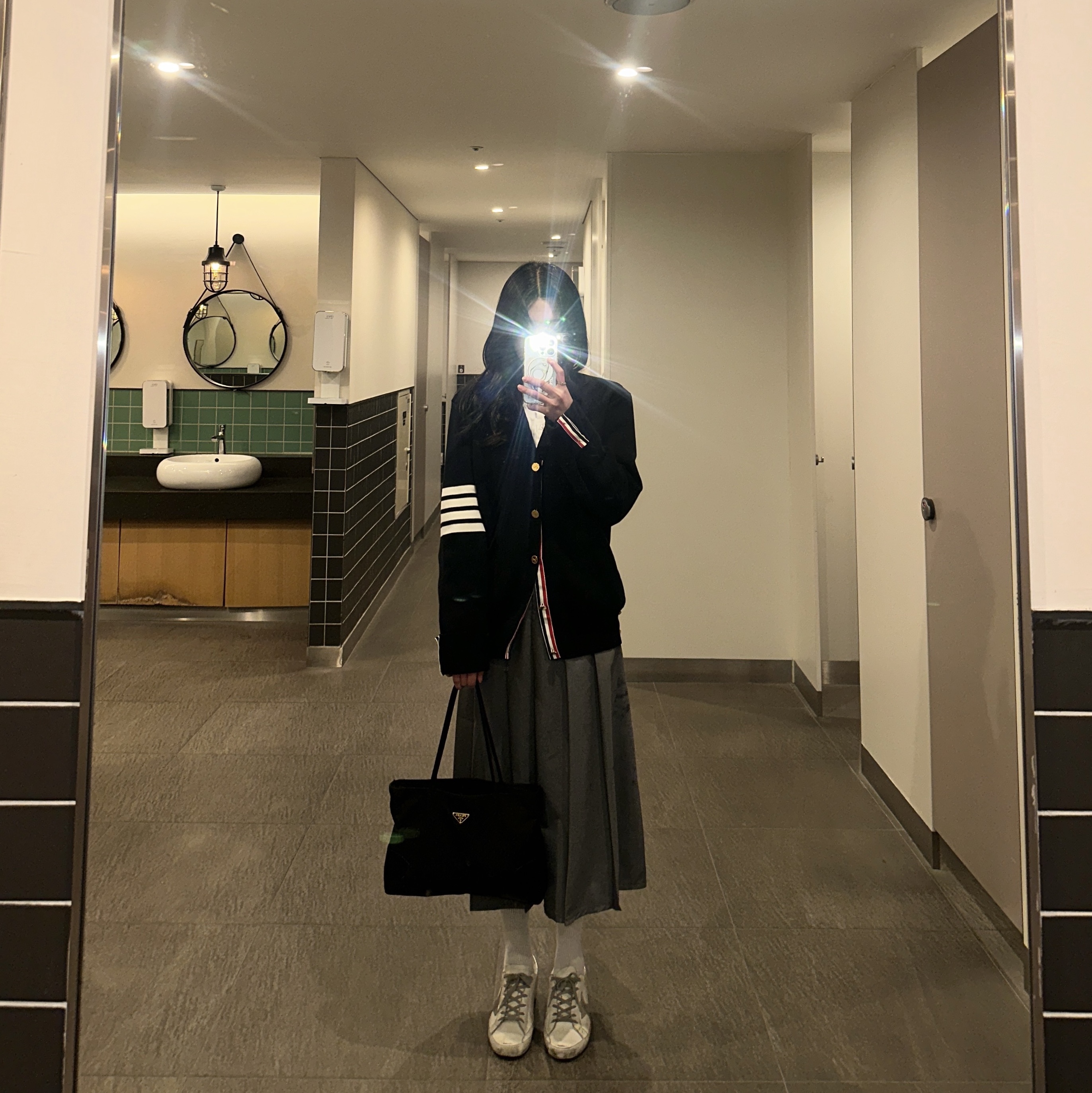 Thom Browne Milano Stitch 4-Bar Cardigan Navy, (W) Golden Goose Superstar White Silver Heel Tab Sneakers 착용 스타일