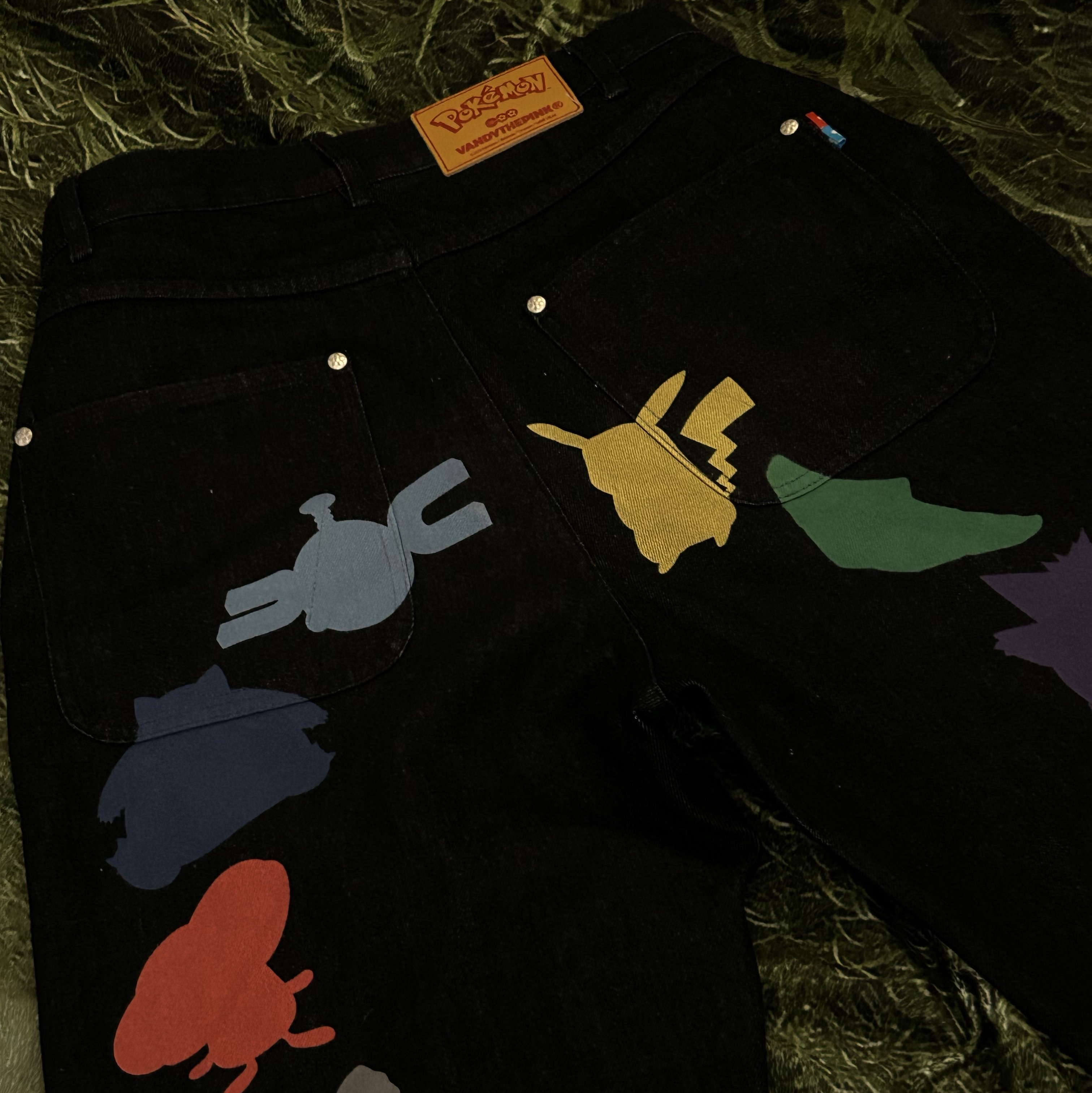 Vandy The Pink x Pokemon Multi-Color Silhouettes Denim Indigo 착용 스타일 - 2