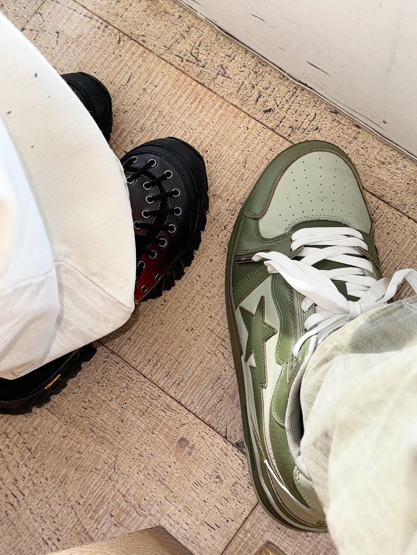 Kapital Fancy Tweed Great Kountry Baseball Shirt White, Kapital Sulfurized Herringbone Easy Baker Pants Studs Remake Khaki 착용 스타일 - 4
