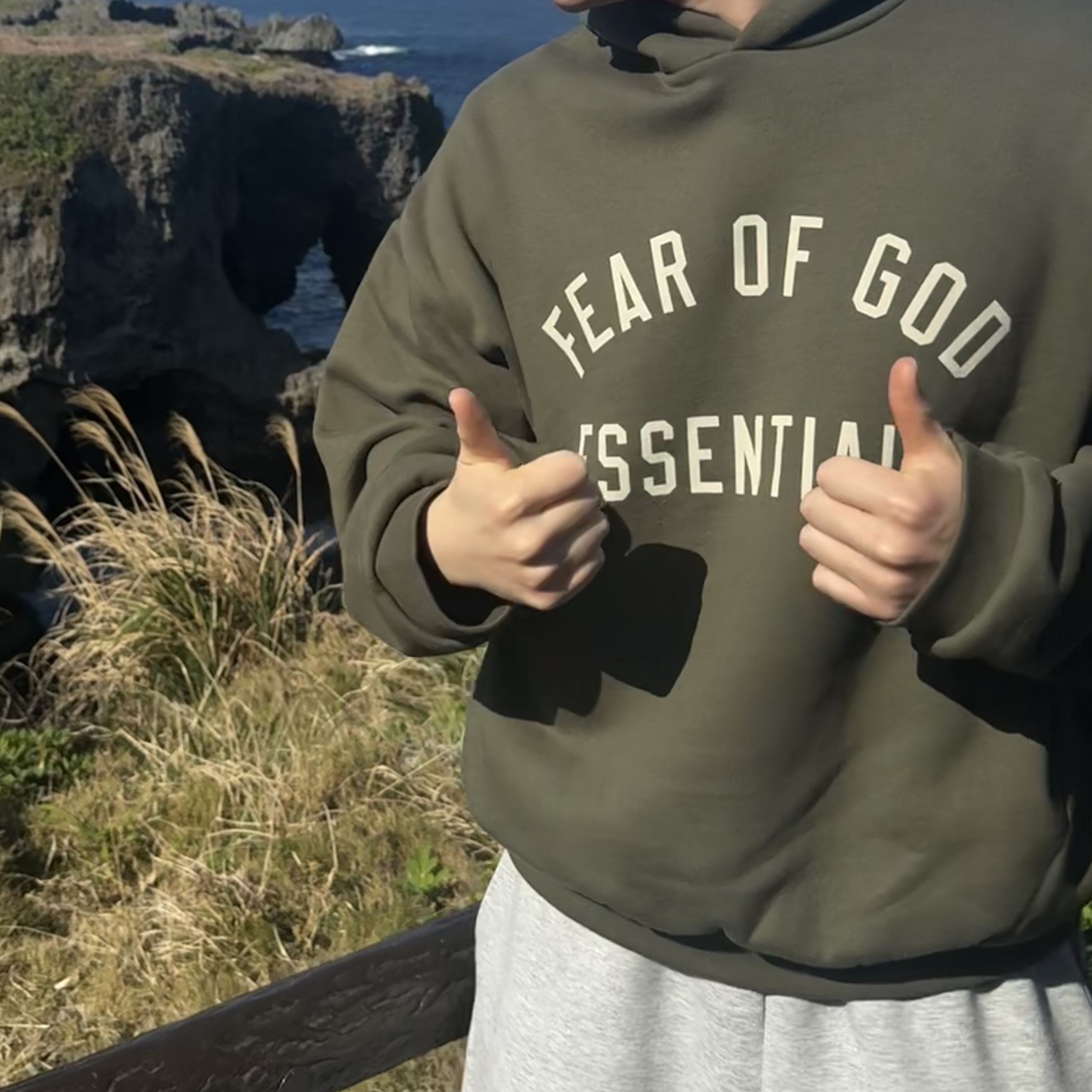 Essentials Fleece Hoodie Military - 24FW 착용 스타일