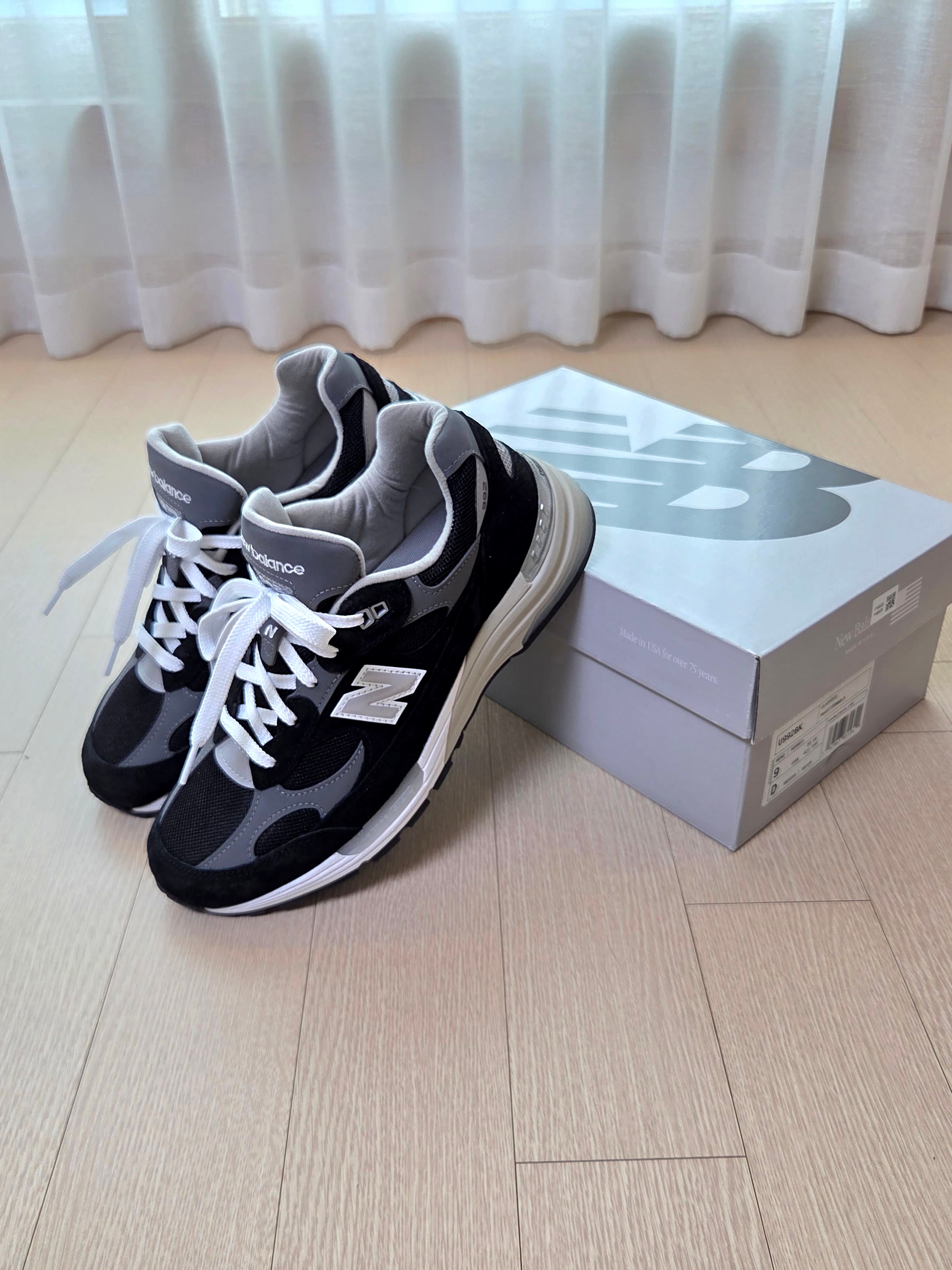 New Balance 992 Made in USA Core Black Grey 착용 스타일 - 5