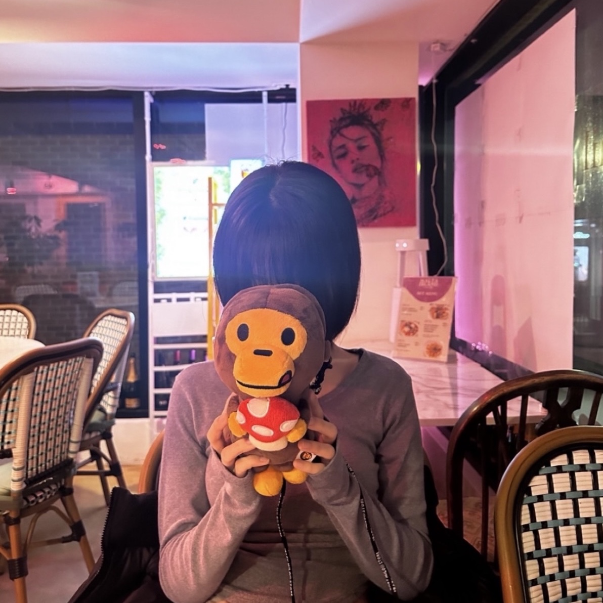 BAPE Baby Milo Plush Mobile Bag Brown 착용 스타일