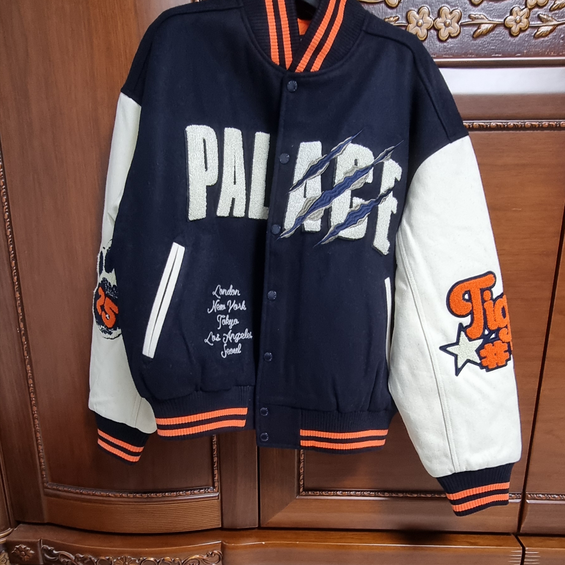 Palace Tora Tora Varsity Jacket Navy - 25SS 착용 스타일 - 3