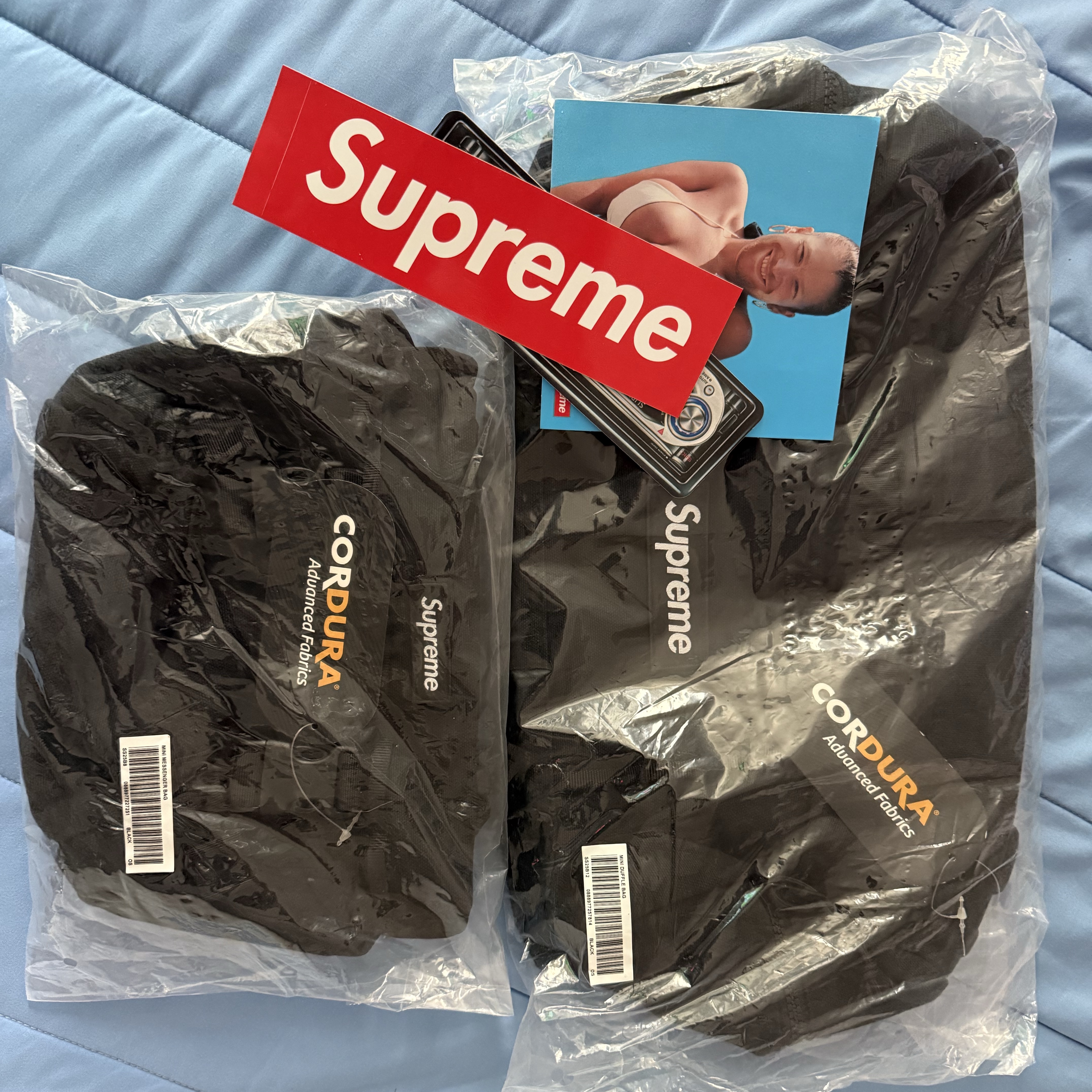 Supreme Mini Messenger Bag Black - 25SS, Supreme Utility Bag Black - 25SS 착용 스타일