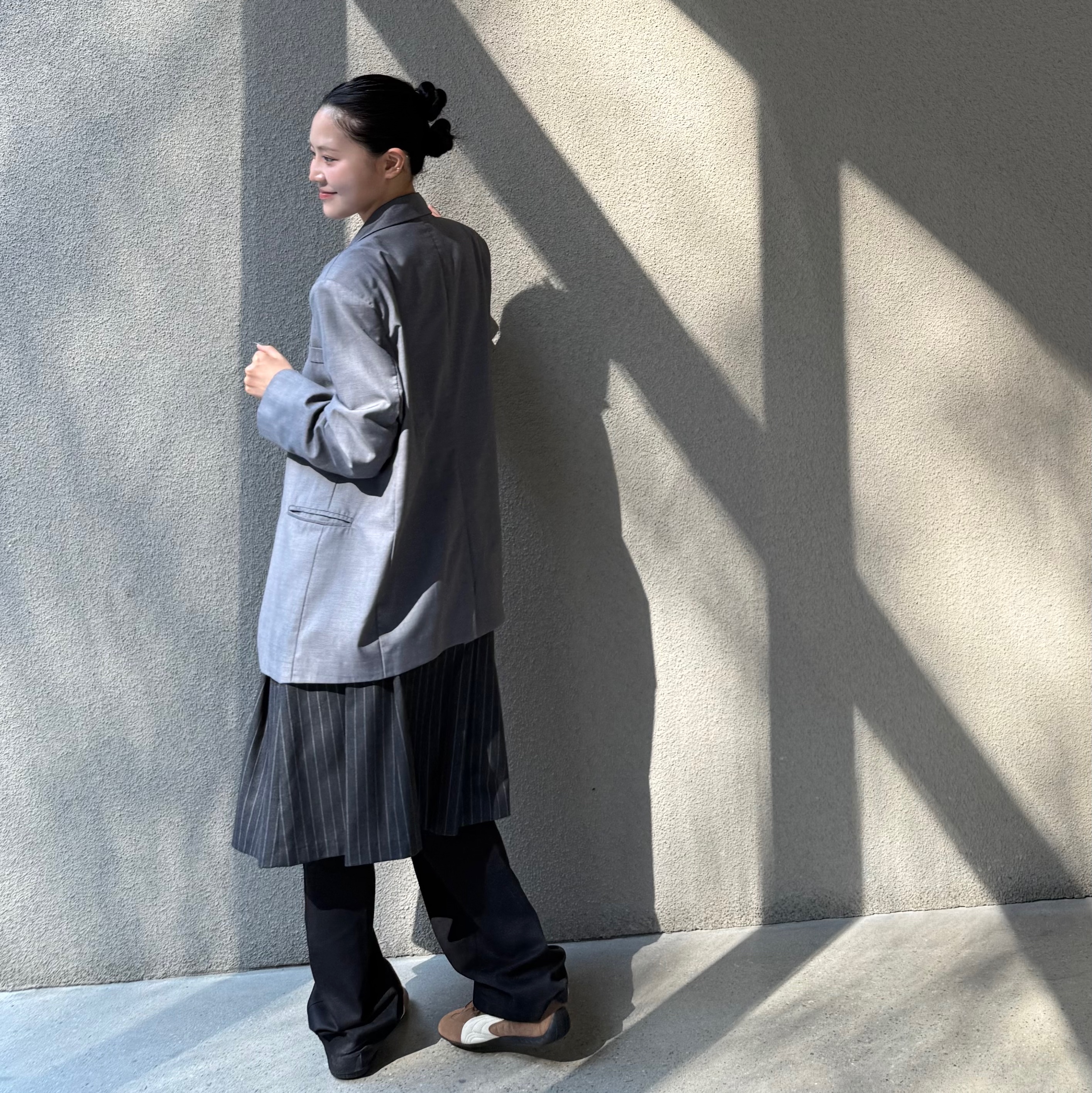 (W) Marine Serre Second Skin Top Brown Moon, Our Legacy Ladon Leather Keychain Olive 착용 스타일 - 2