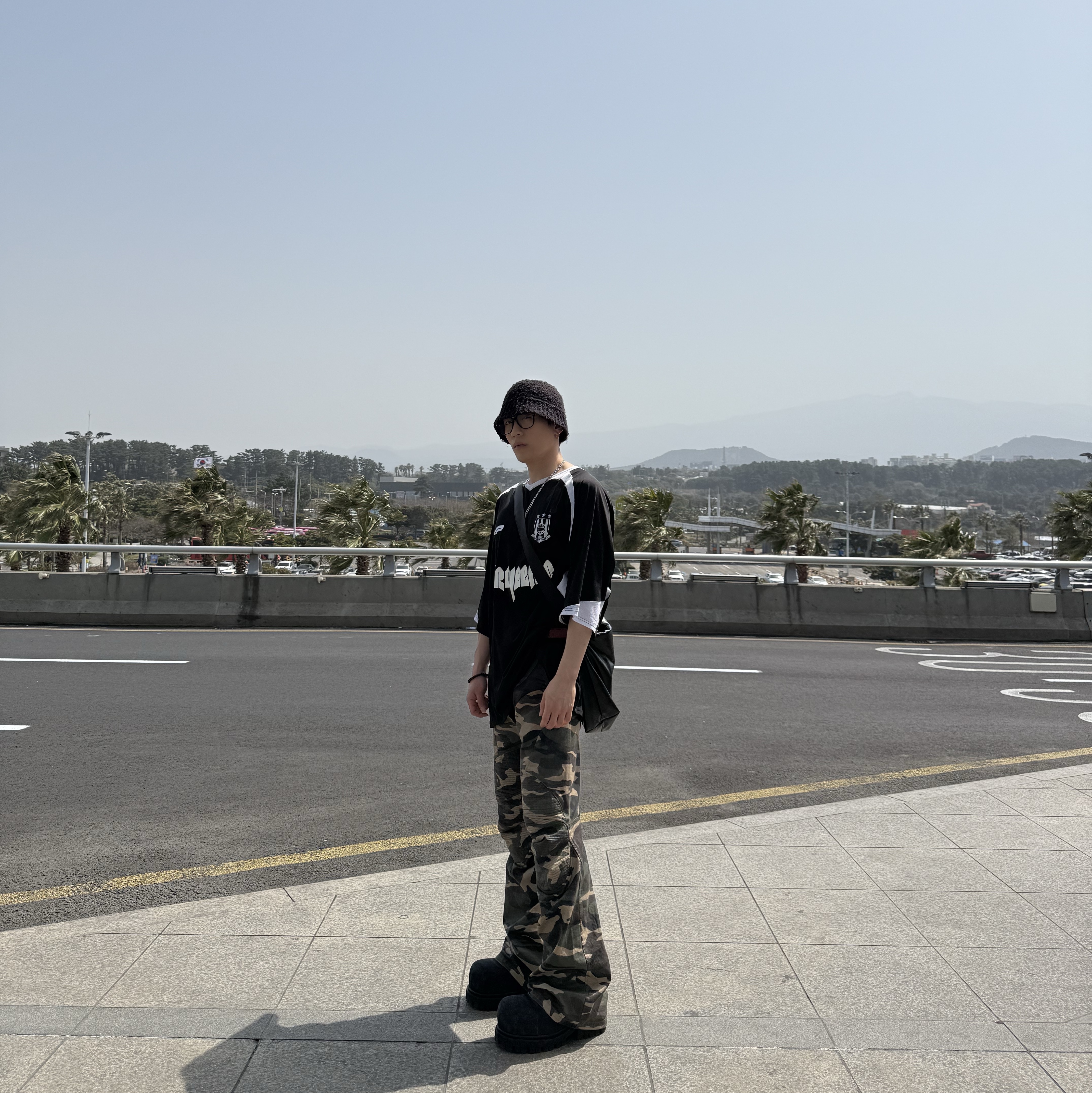 Balenciaga Stomper Bootie Black, Project G/R Coated Biker Armoured Flare Pants Camo 착용 스타일 - 2