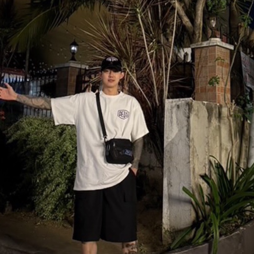 Deus Ex Machina Seoul Address T-Shirt White 착용 스타일