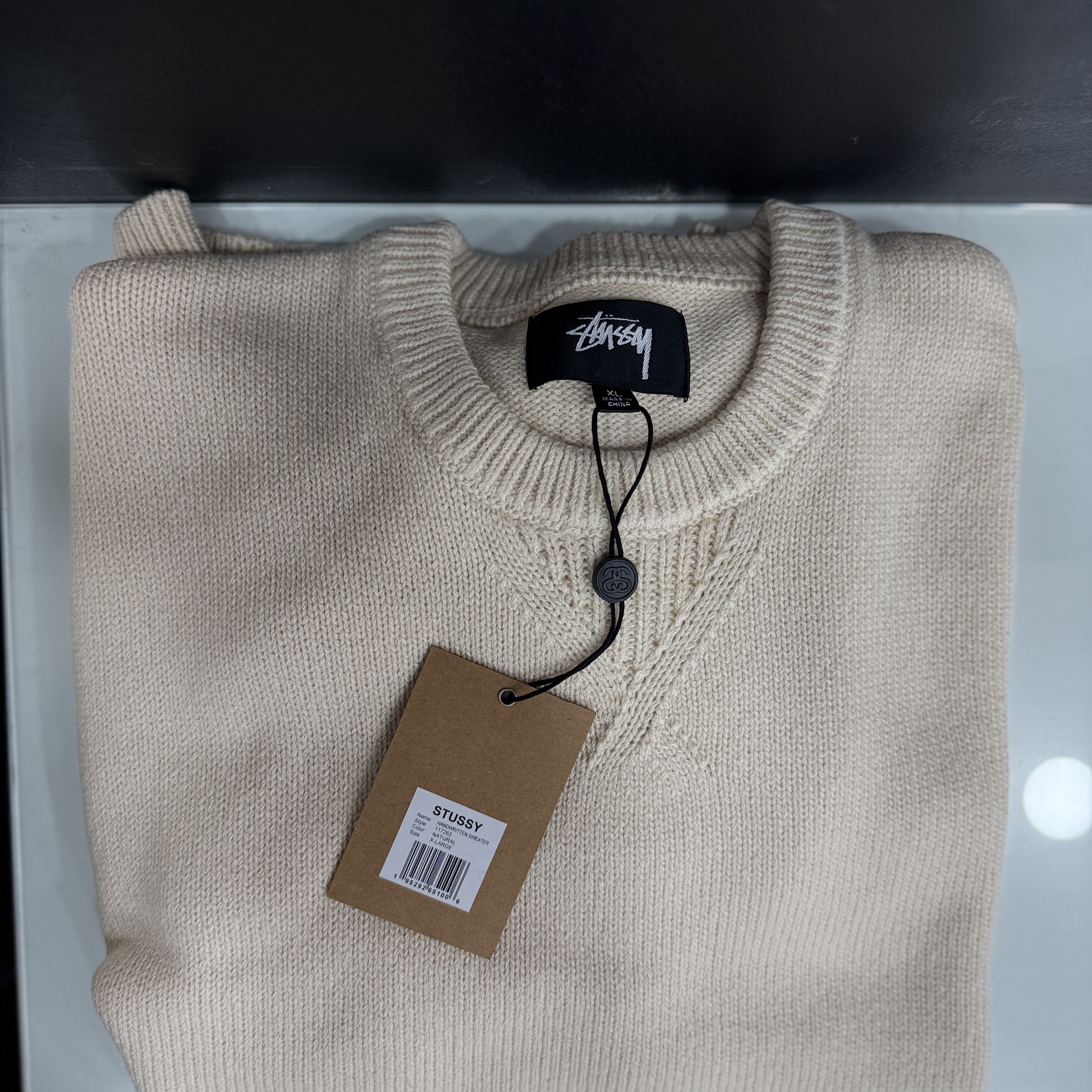 Stussy Handwritten Sweater Natural 착용 스타일 - 2
