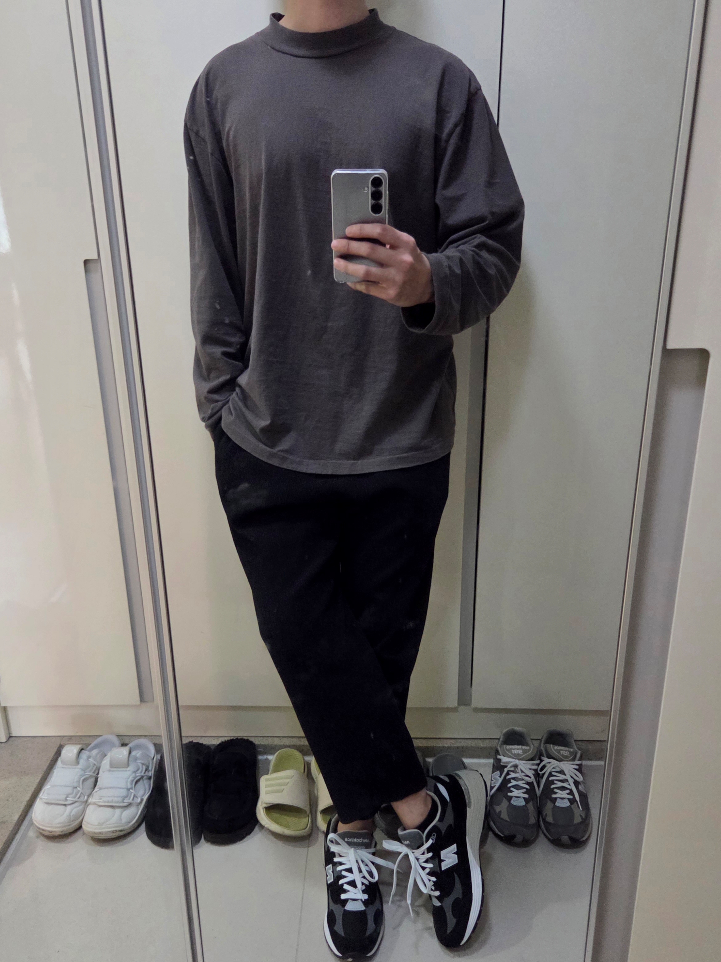 New Balance 992 Made in USA Core Black Grey 착용 스타일 - 3