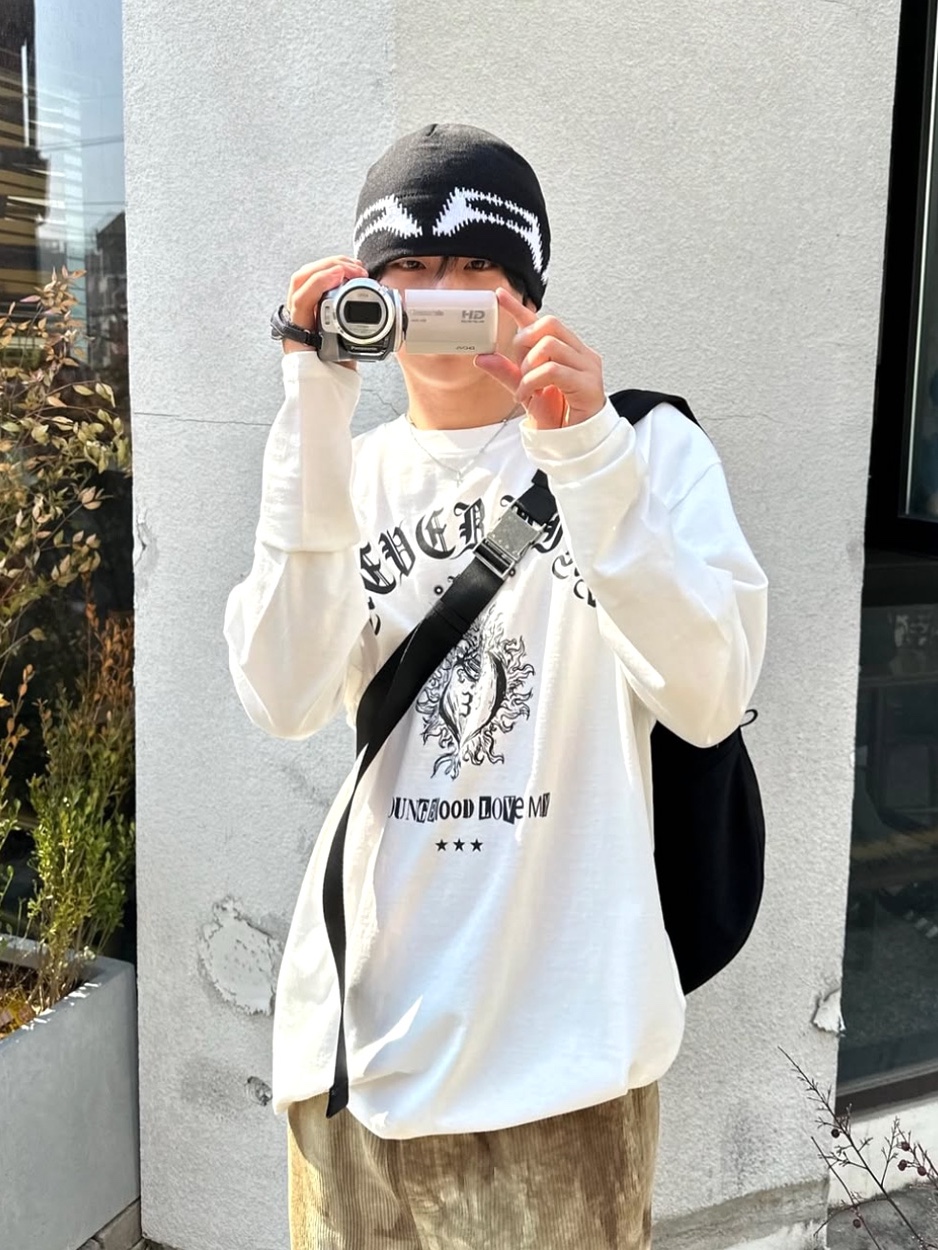 PHOS333 Hazzard 001 Young Heart Long Sleeve White, PHOS333 Hazzard 001 Young Heart Long Sleeve Charcoal 착용 스타일 - 3