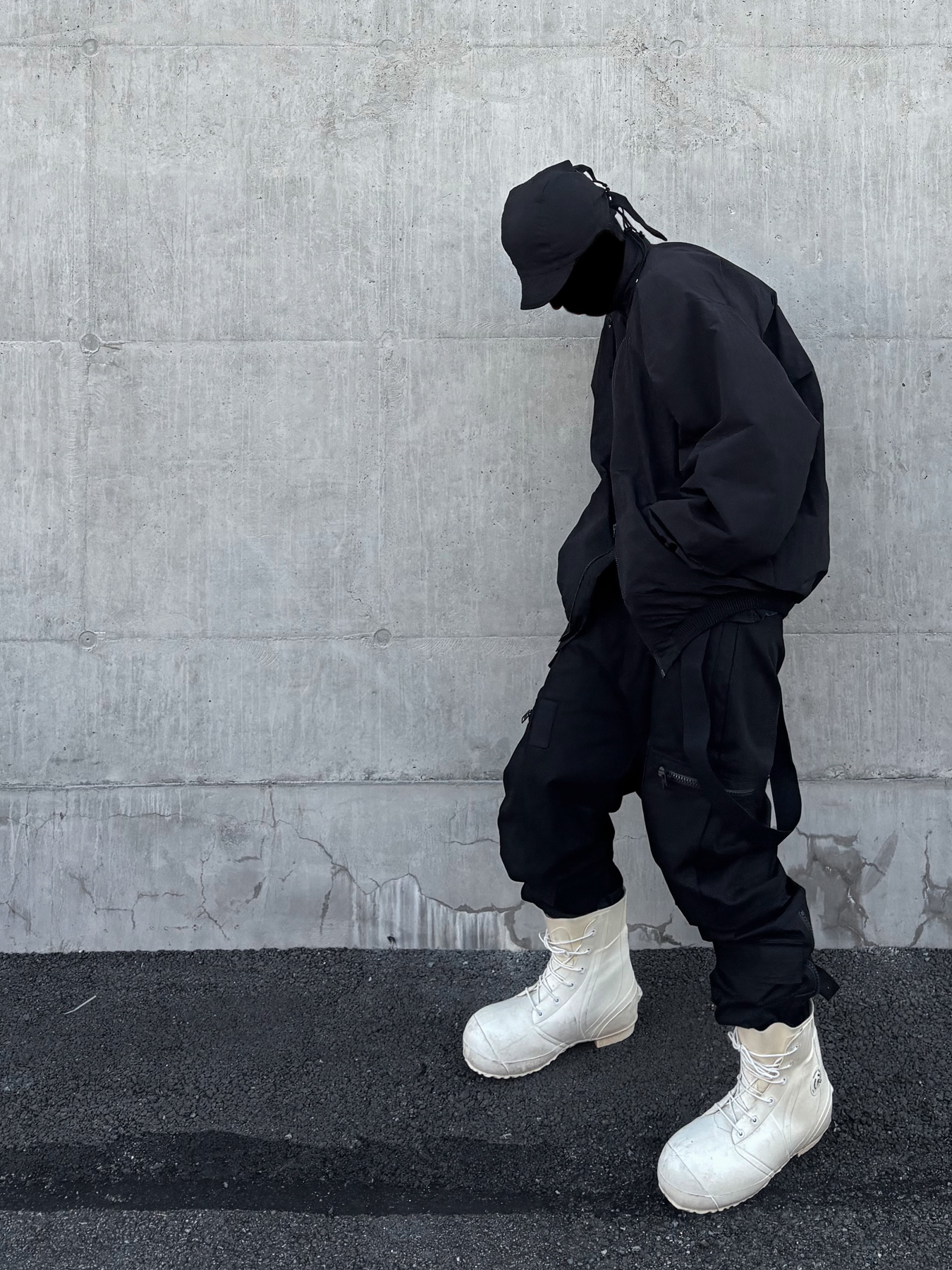 Wapworks Worksout Track Jacket, Wapworks Arctic Suspender Pants Black 착용 스타일 - 4