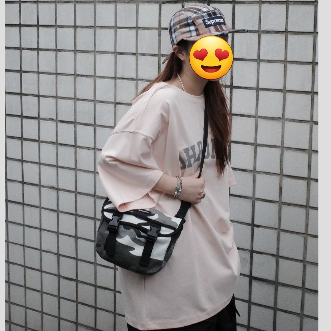Supreme Mini Messenger Bag Snow Camo - 25SS 착용 스타일