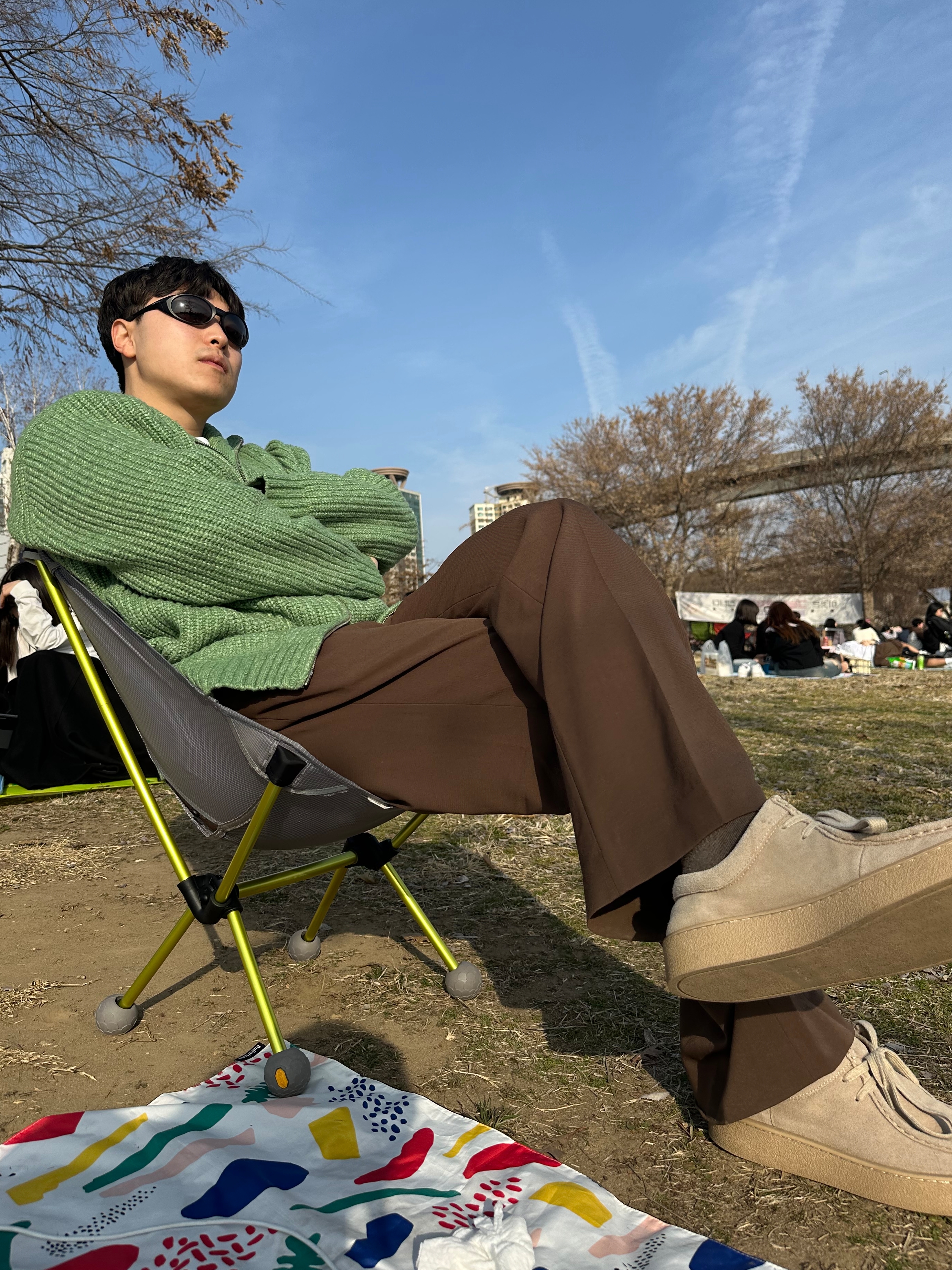 Uniqlo Multi Pocket Shoulder Bag Olive, Oakley Eye Jacket Redux Matte Black Frame Prizm Grey Lenses High Bridge Fit 착용 스타일 - 9