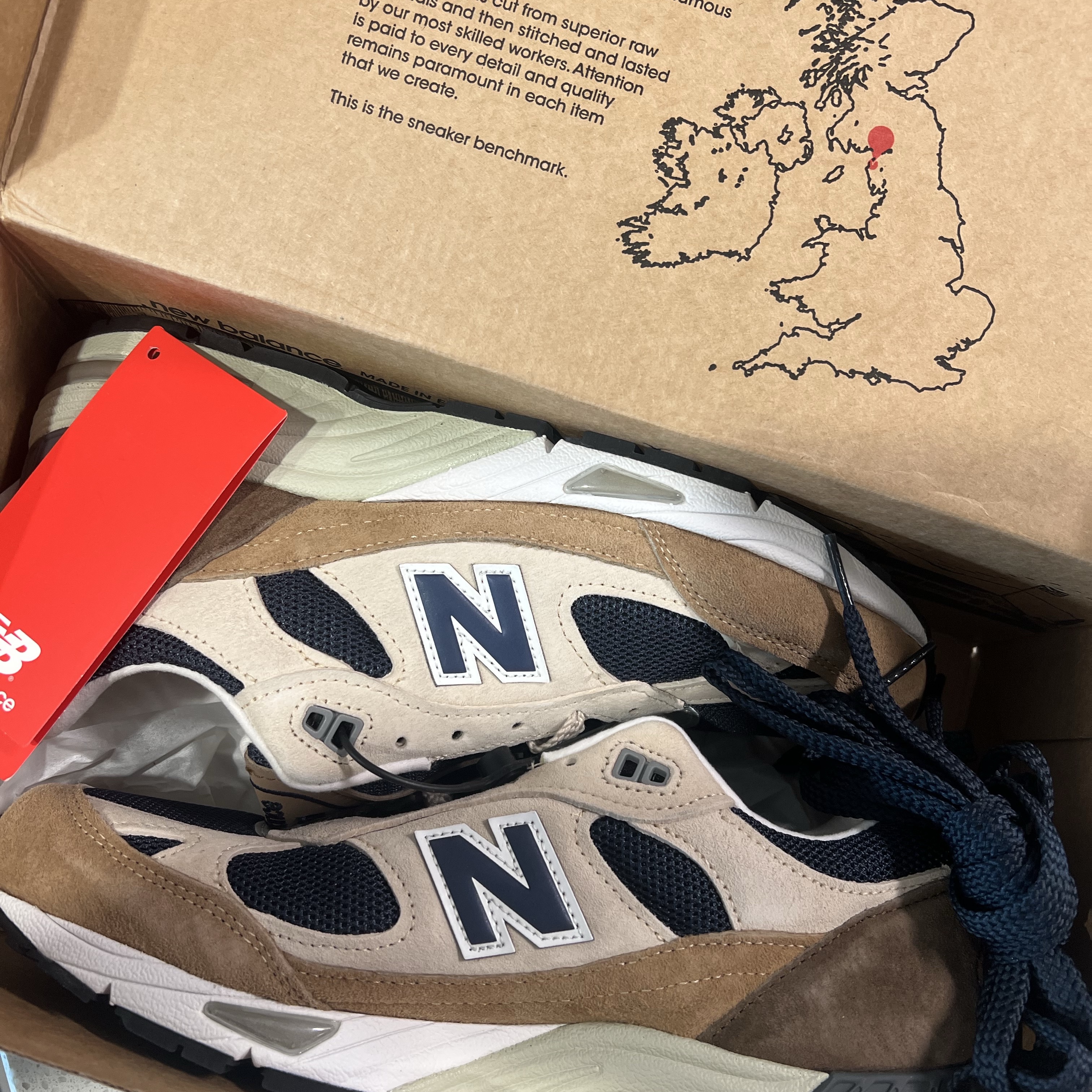New Balance 991 Made in UK Cappuccino 착용 스타일
