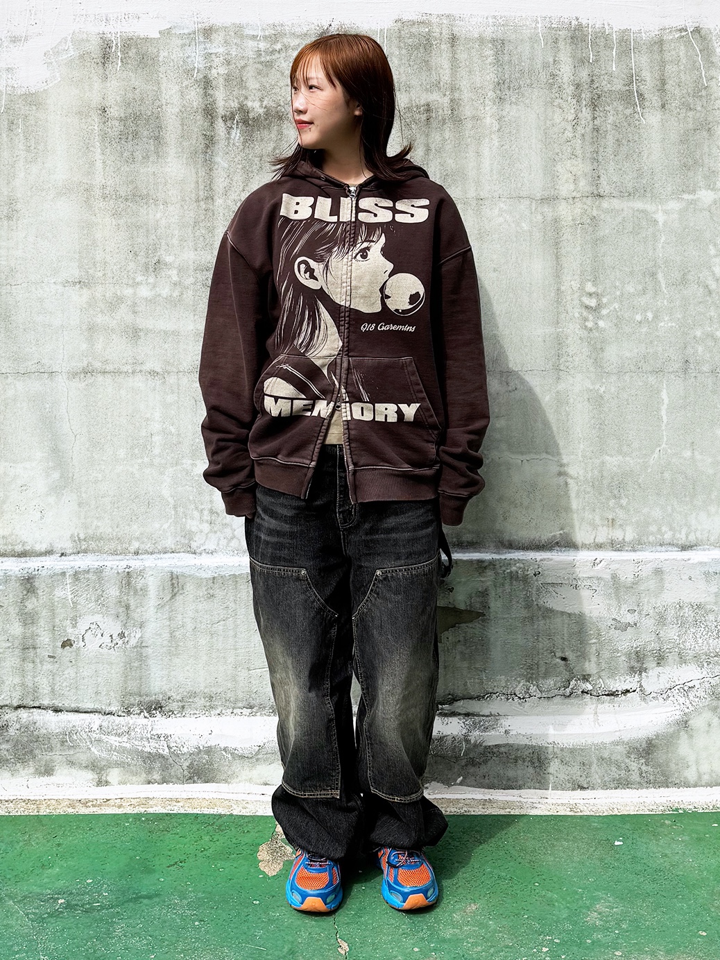 QT8 GARMENTS Bliss Washed Zip-up hoodie Black, QT8 GARMENTS Painted Double Knee Washed Pants Black 착용 스타일 - 1