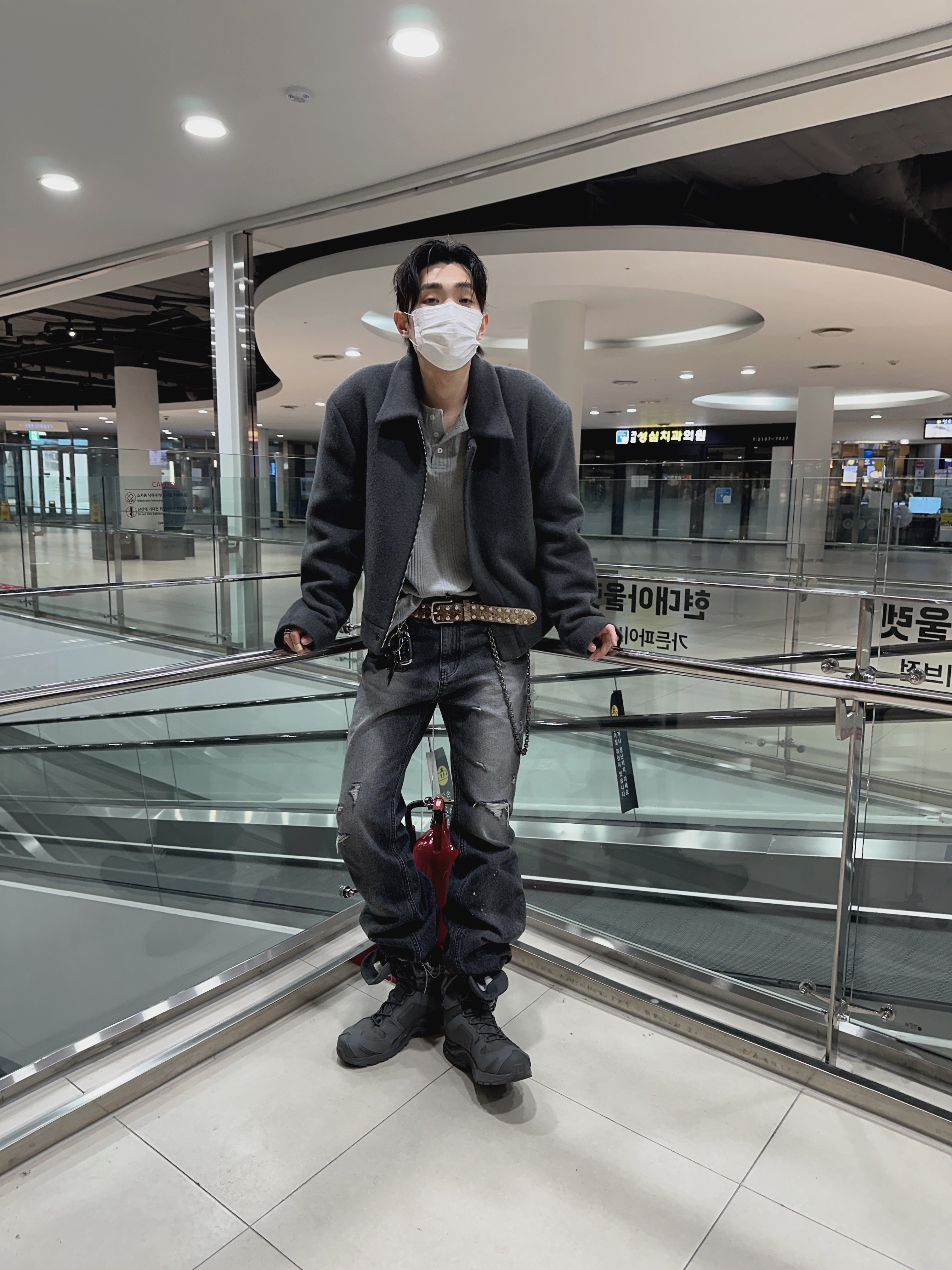 Nonnod Wool Cropped Jacket Grey Asphalt, Stussy 8 Ball Studded Belt Raw Cowhide Hair 착용 스타일 - 1