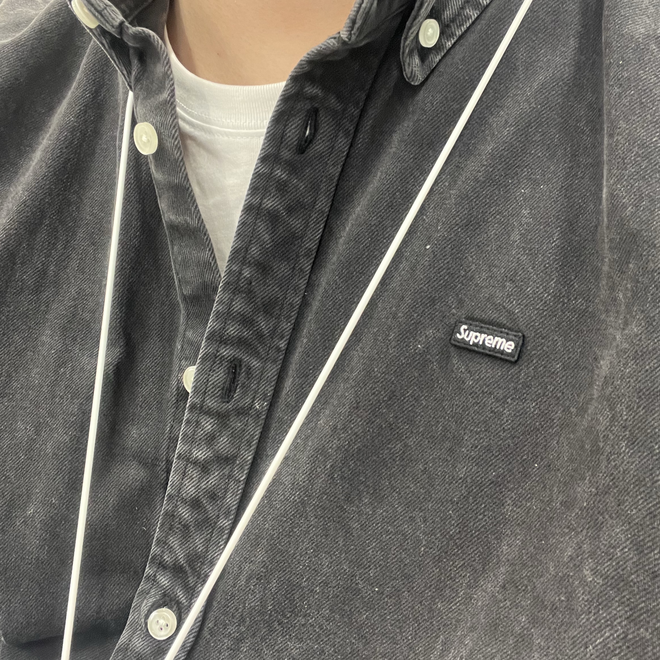Supreme Small Box Denim Shirt Black - 25SS 착용 스타일