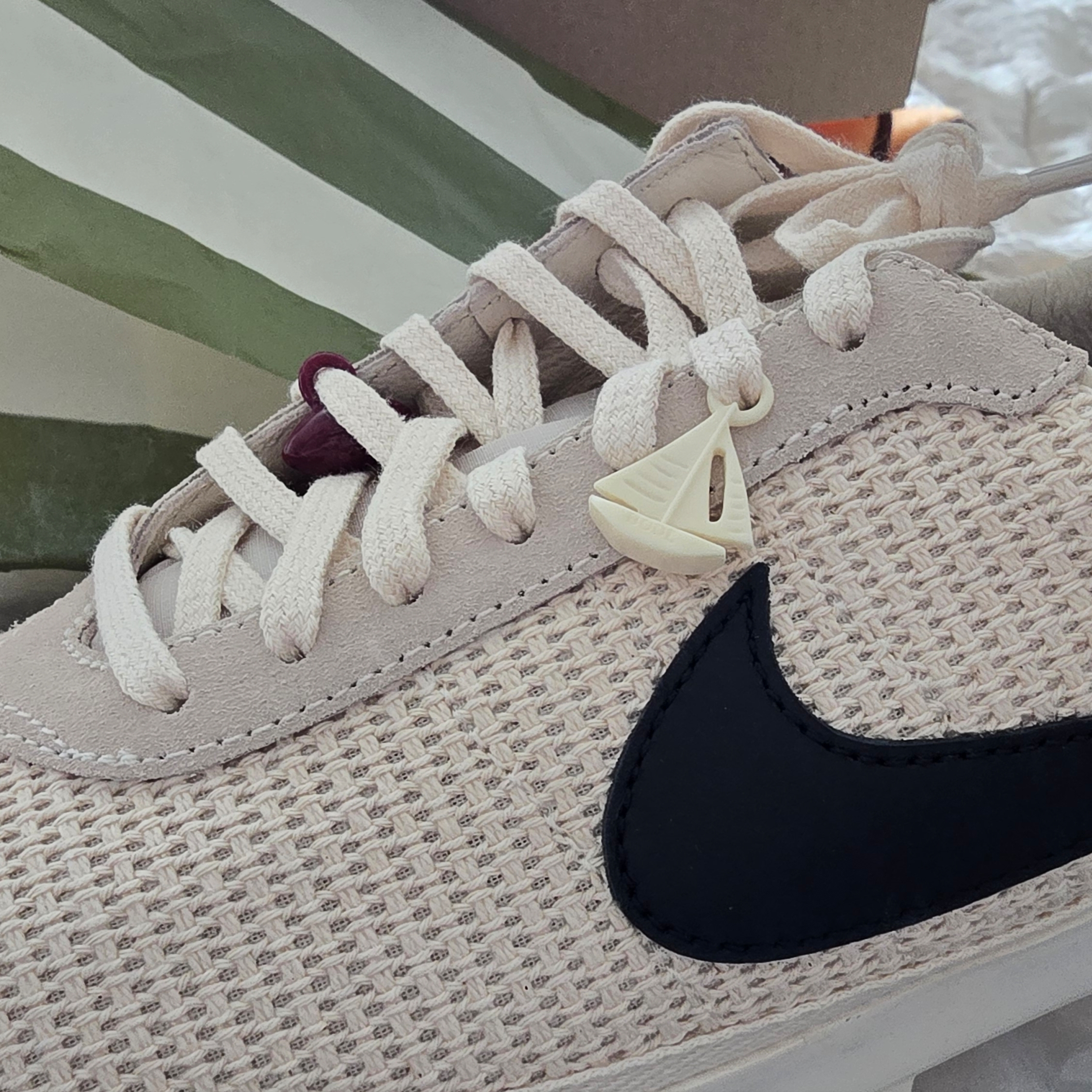 Nike x Bode Astrograbber SP Light Cream and Black 착용 스타일