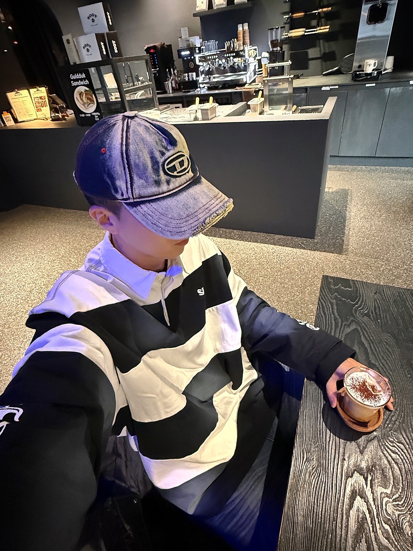 Diesel C-Seymon Treated Denim Baseball Cap Blue White 착용 스타일 - 2