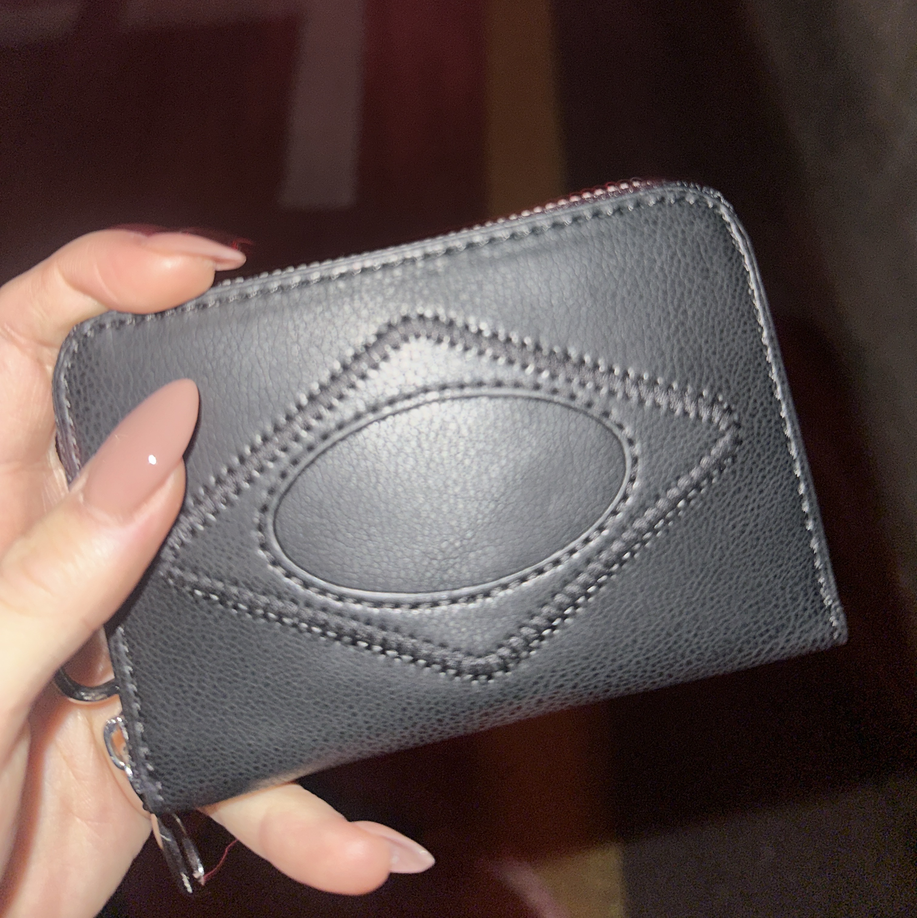 Mischief Rhombus Zip Around Wallet Black 착용 스타일 - 1