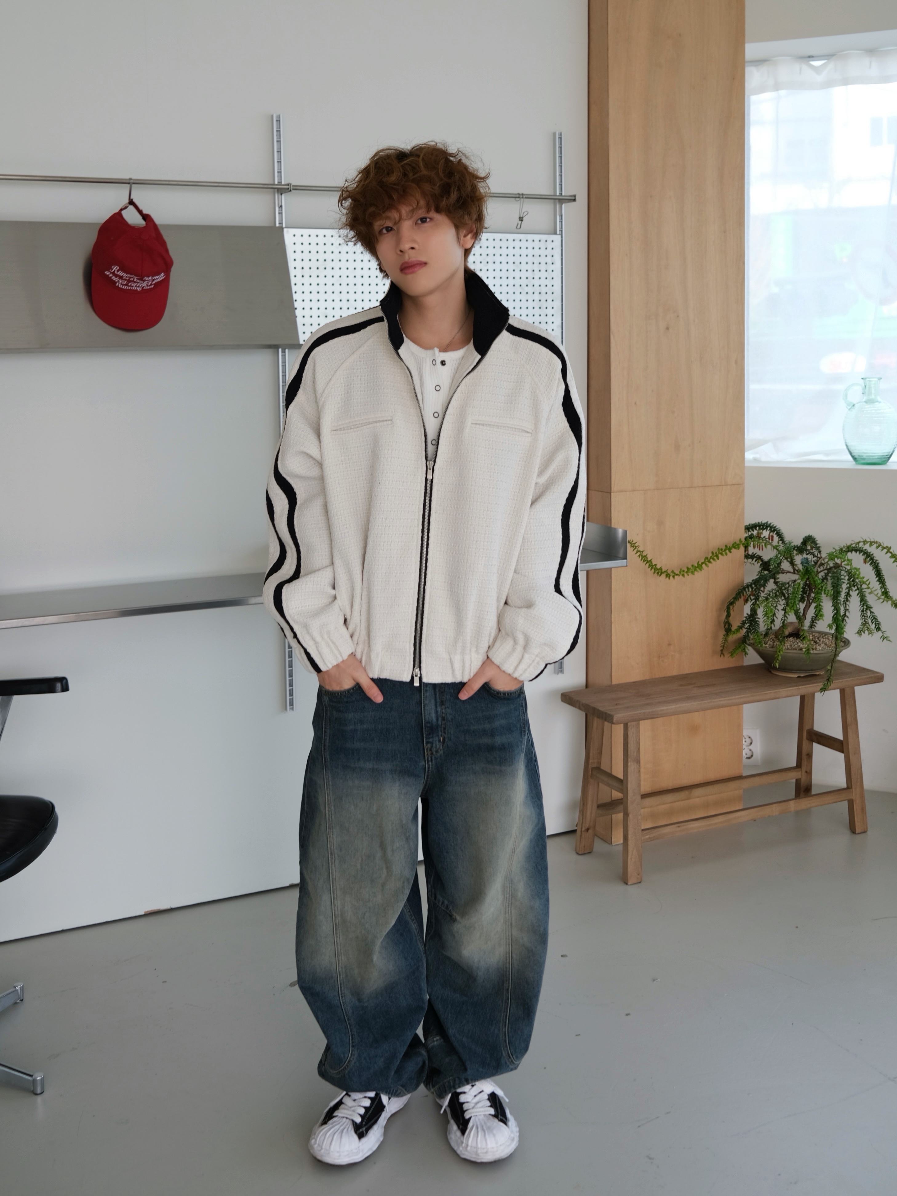 Maison Mihara Yasuhiro Blakey OG Sole Canvas Low-top Sneakers Black White 착용 스타일 - 8