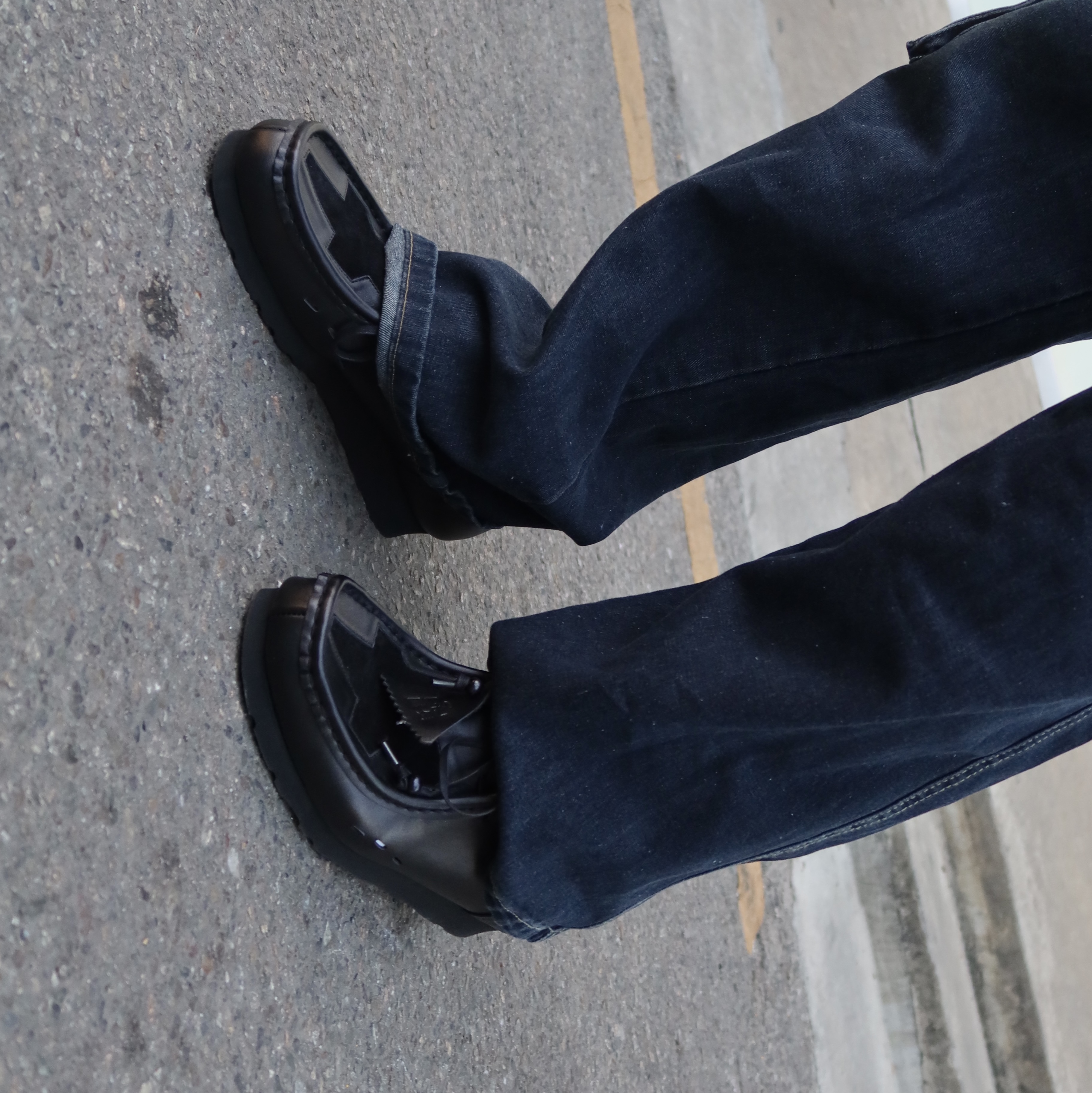 [프리오더] Polyteru Wallabee Shoes Star Leather Black 착용 스타일 - 4